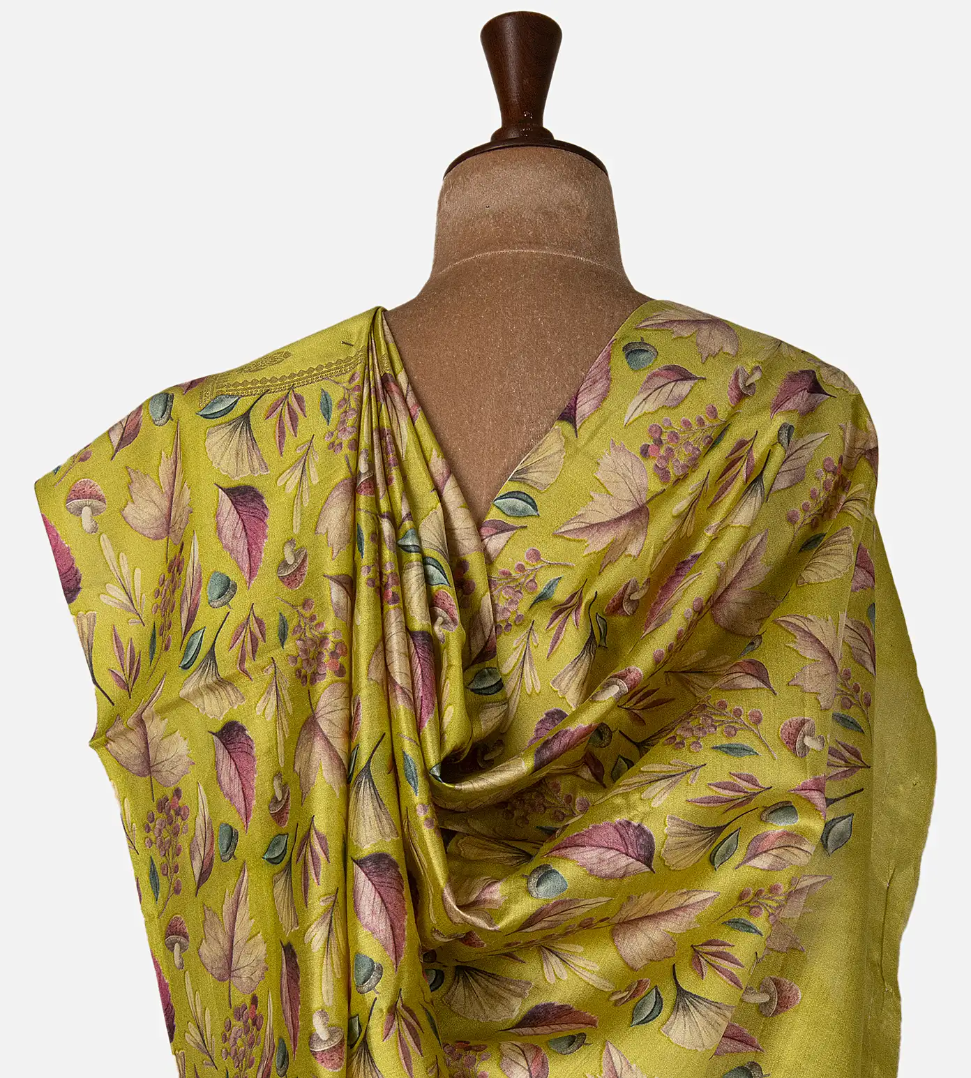 light-green-chaniya-silk-saree-d11136861-c