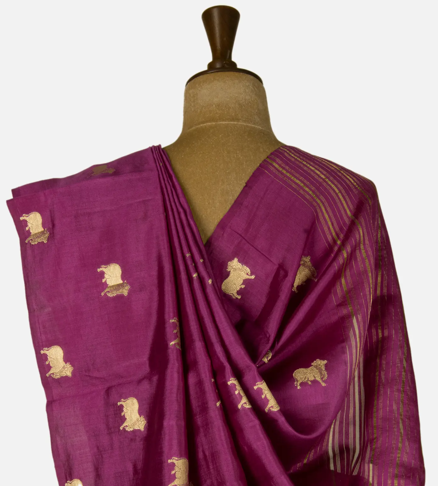 purple-chaniya-silk-saree-d09126534-c