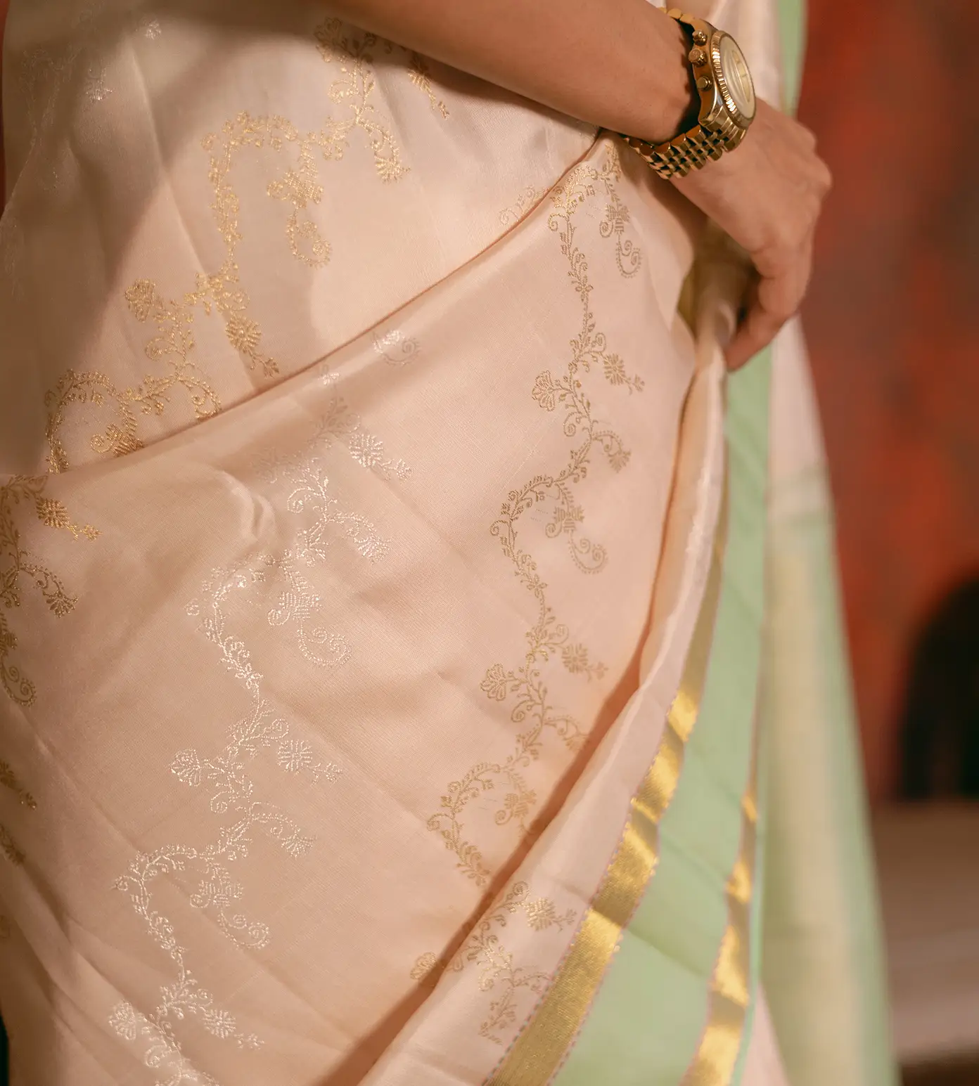creme-kanchipuram-silk-saree-d09122157-c