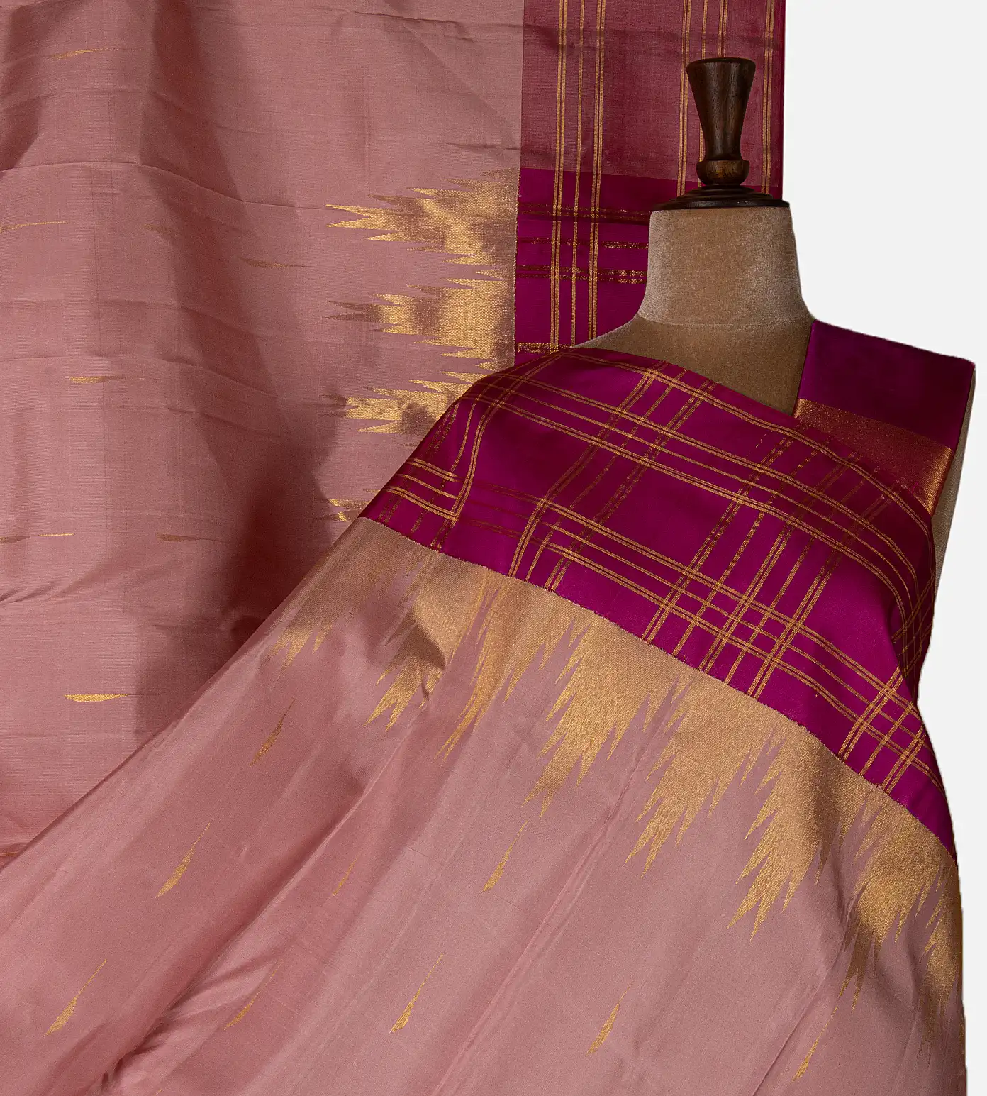 light-pink-kanchipuram-silk-saree-d11134988-a