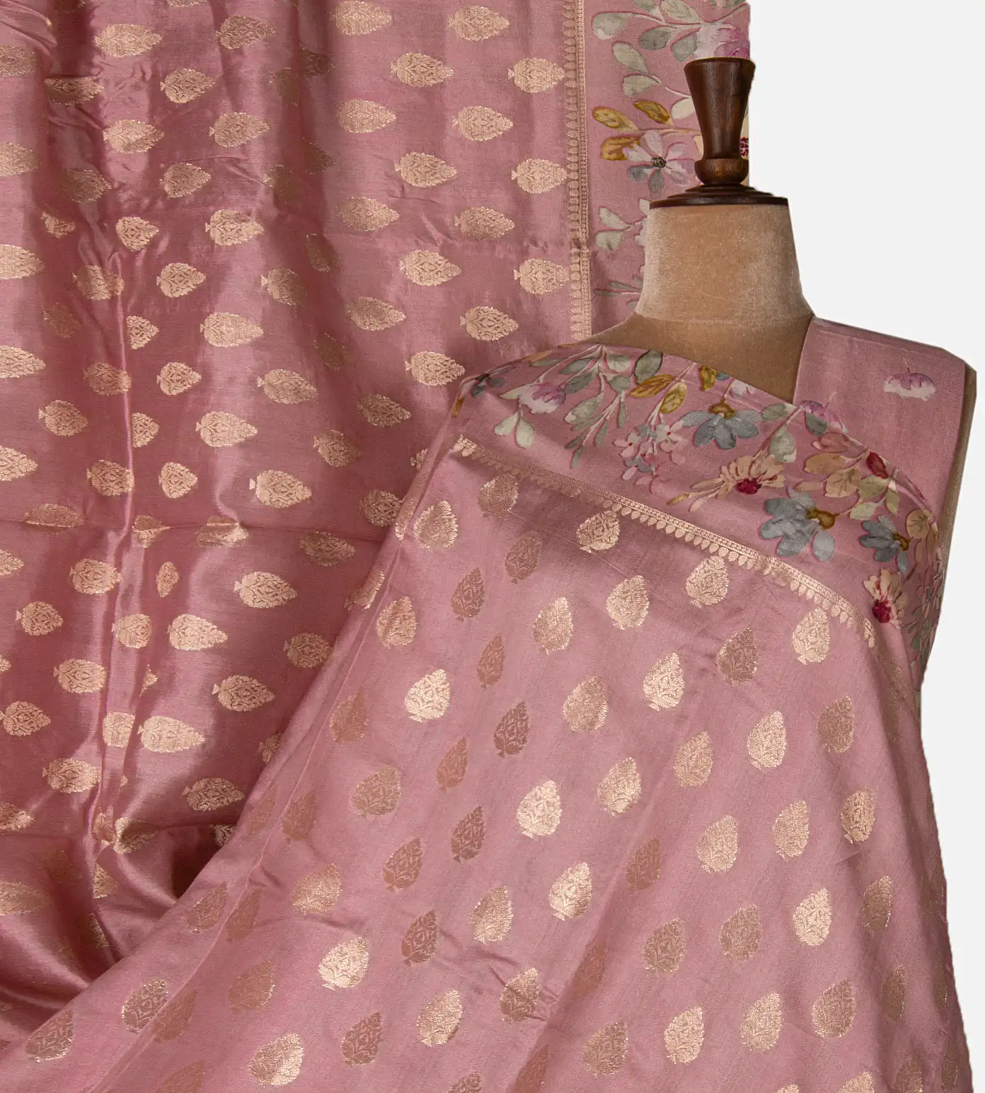light-pink-chaniya-silk-saree-d06110900-a