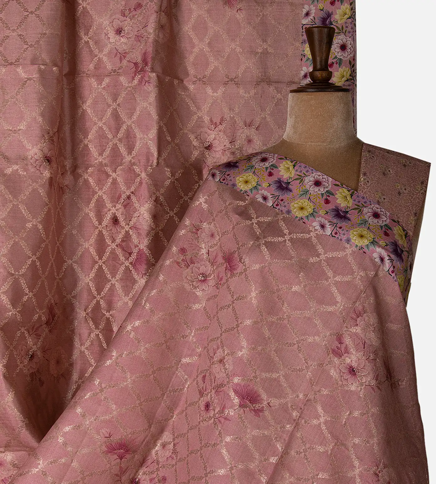 light-pink-chaniya-silk-saree-d07111463-a