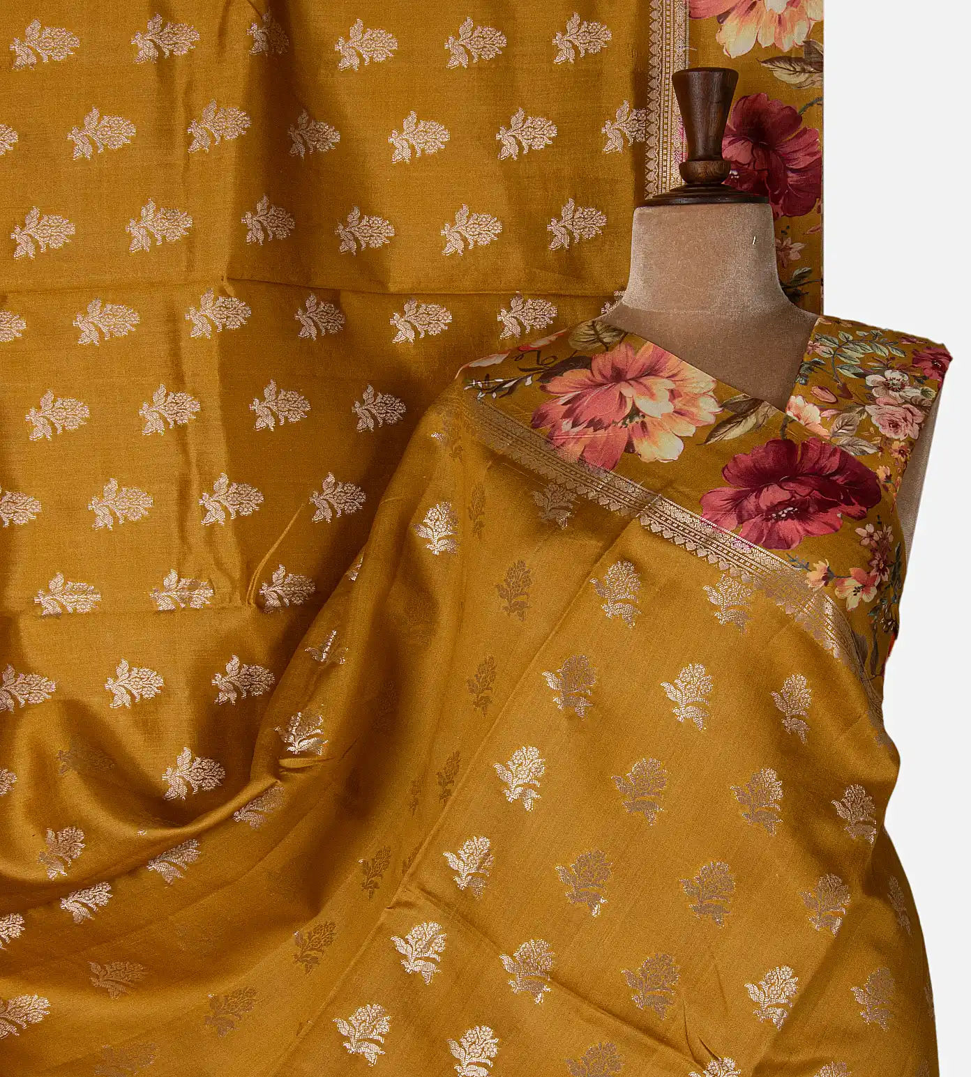 yellow-chaniya-silk-saree-d09126575-a