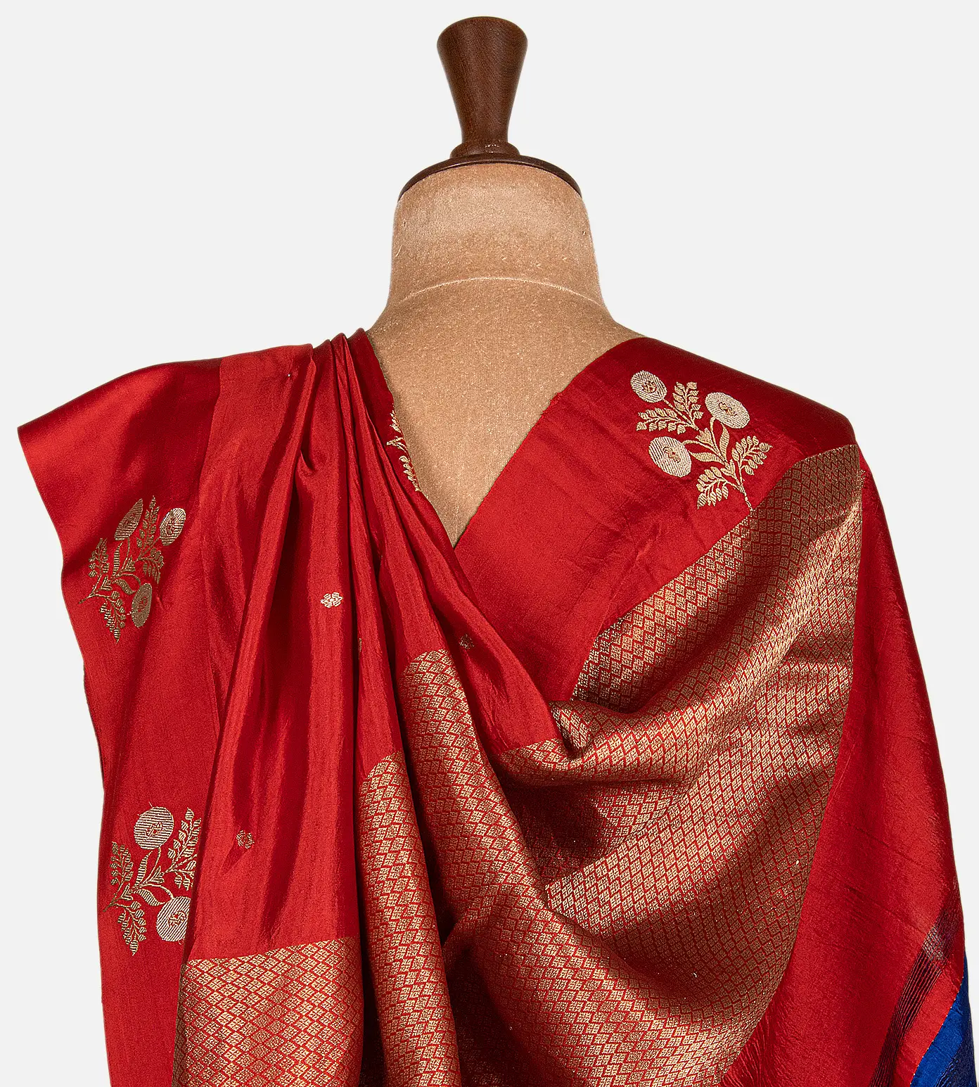 red-banarasi-kattan-silk-saree-d09127294-c