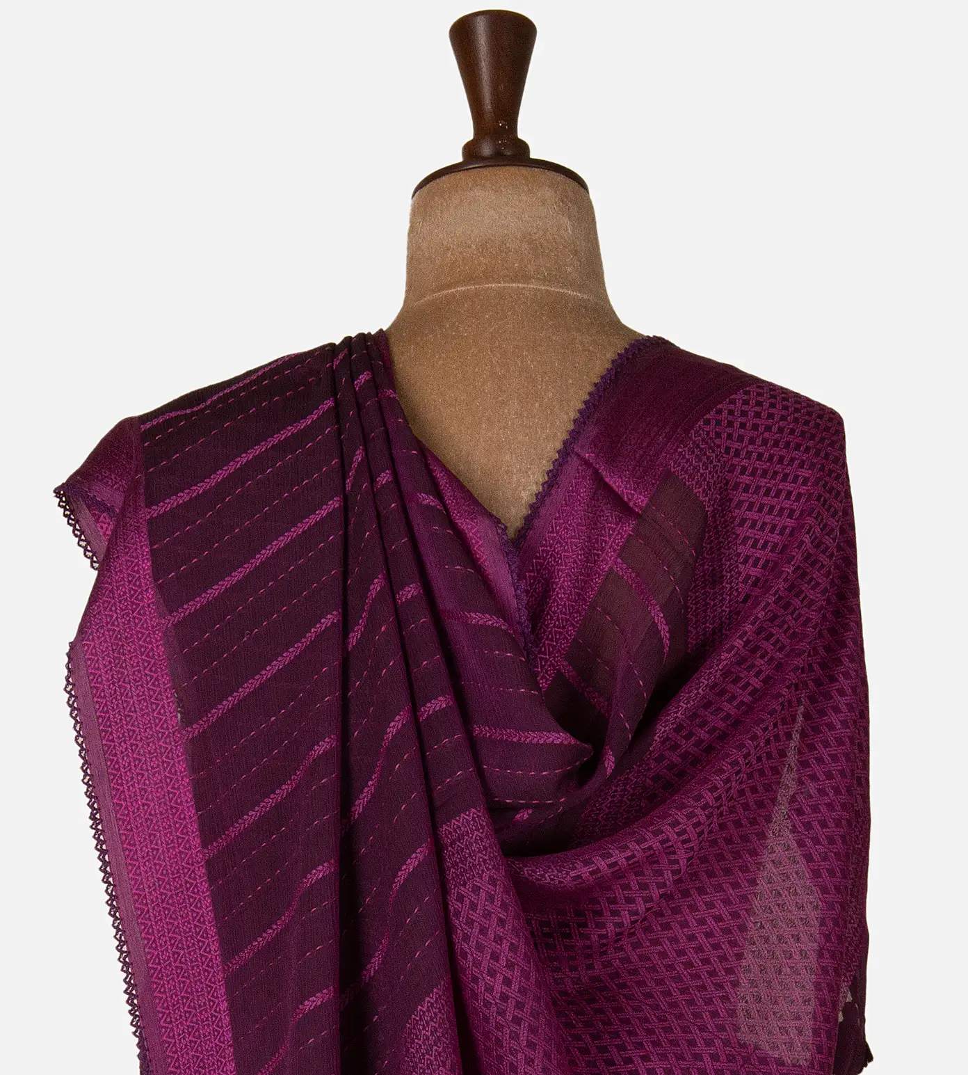 dark-pink-chiffon-embroidery-saree-d11135520-c