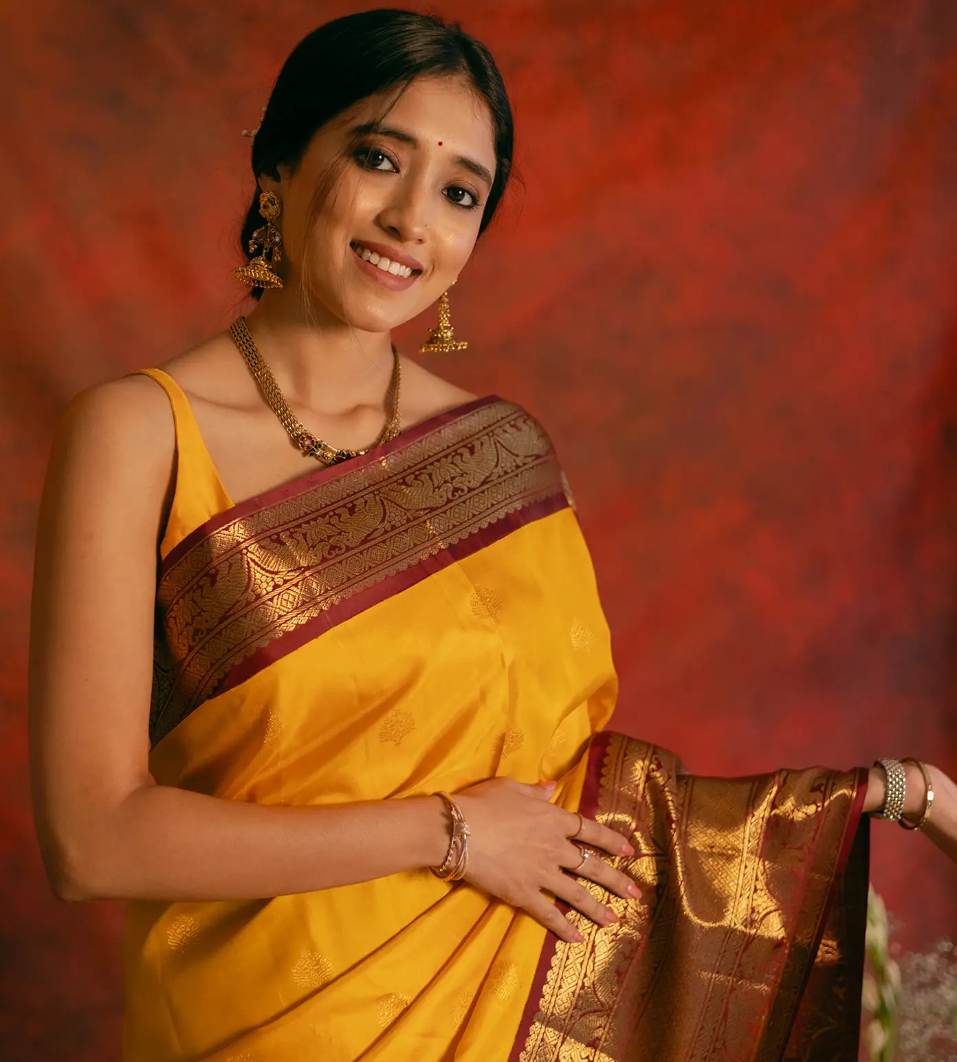 yellow-kanchipuram-silk-saree-d11137679-a