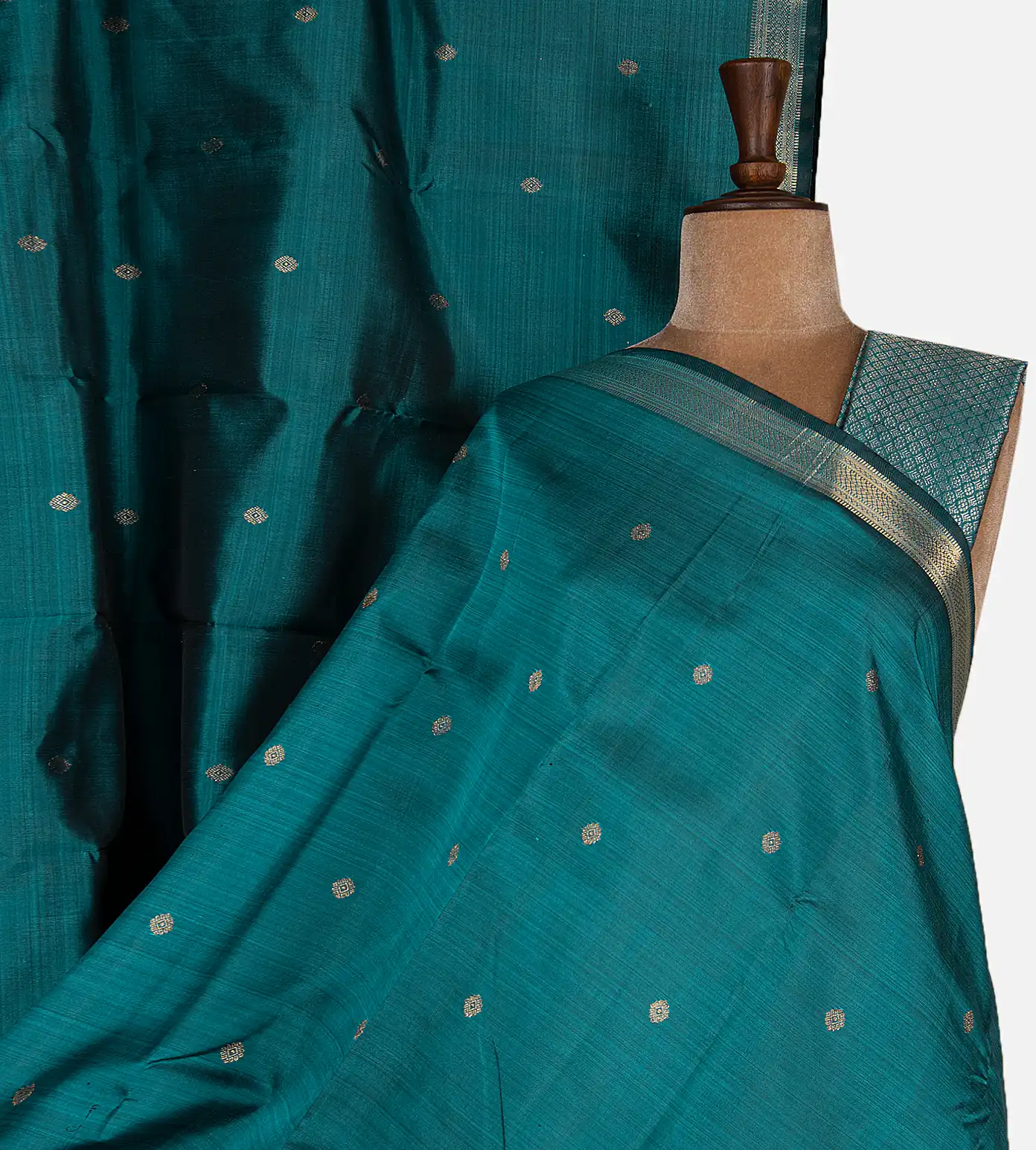 blue-kanchipuram-silk-saree-d0189435-a