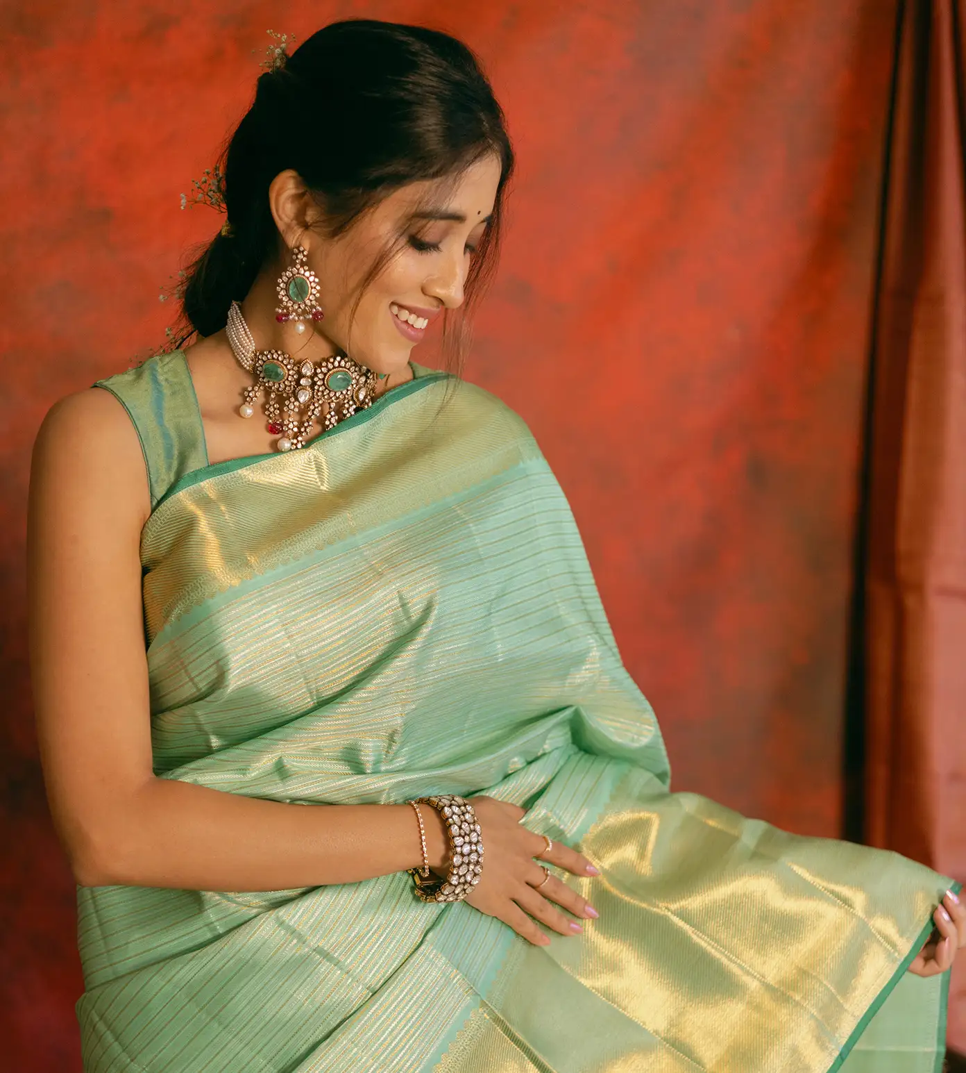 green-kanchipuram-silk-saree-d09123598-a