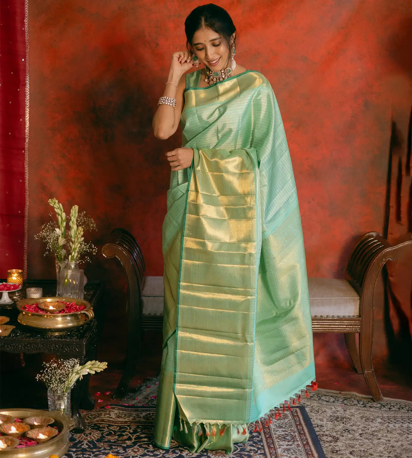 green-kanchipuram-silk-saree-d09123598-b