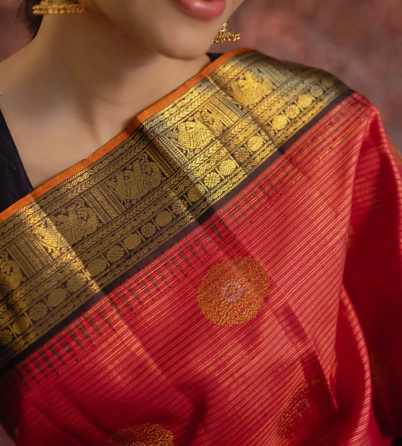 red-kanchipuram-silk-saree-d11135783-c