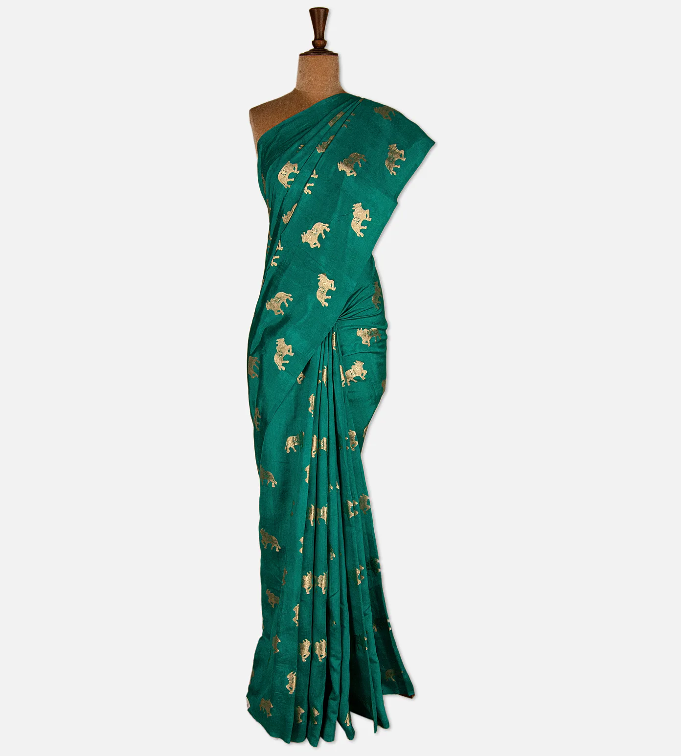 blue-chaniya-silk-saree-d08119063-b