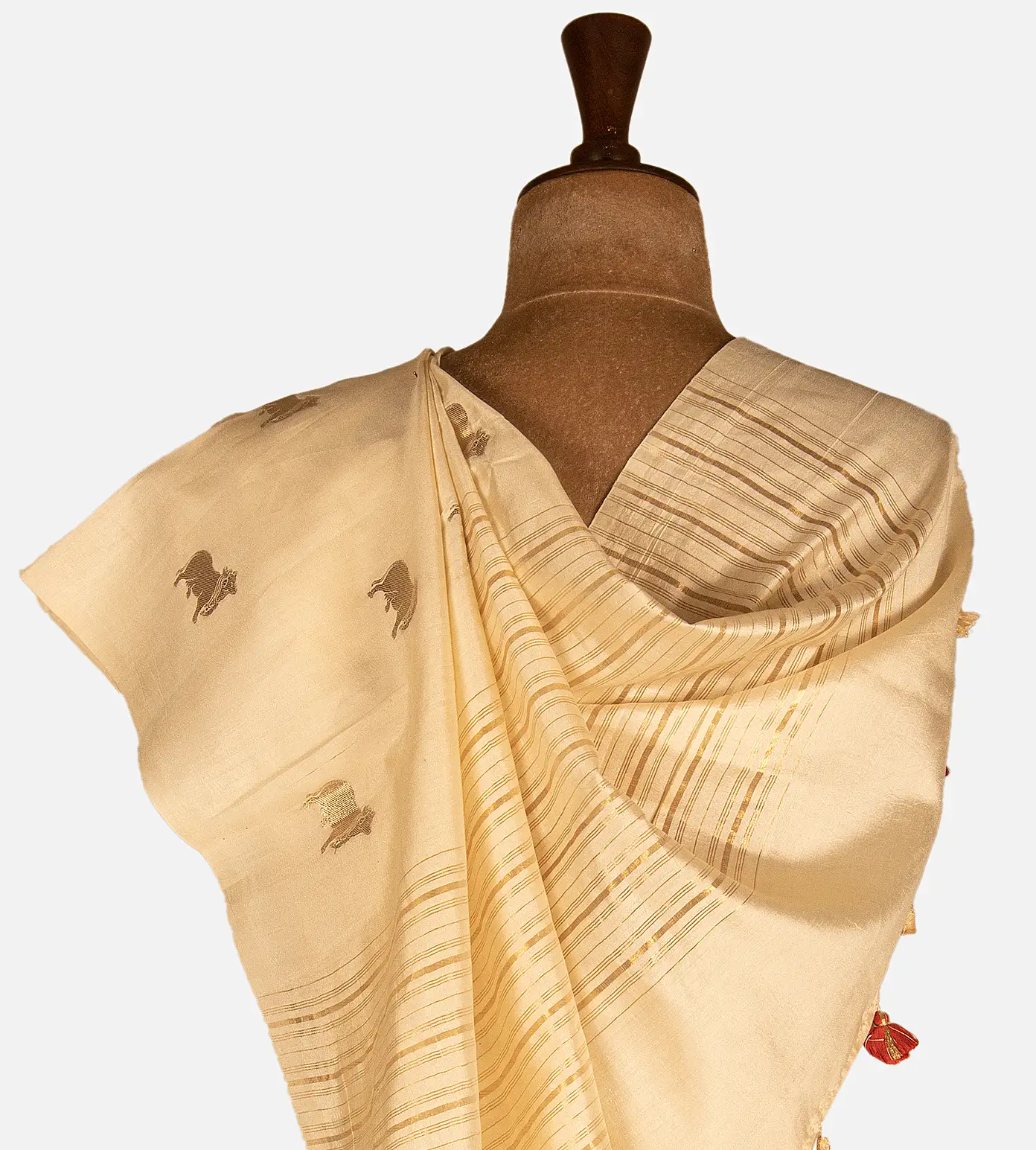 light-beige-chaniya-silk-saree-d11138856-c