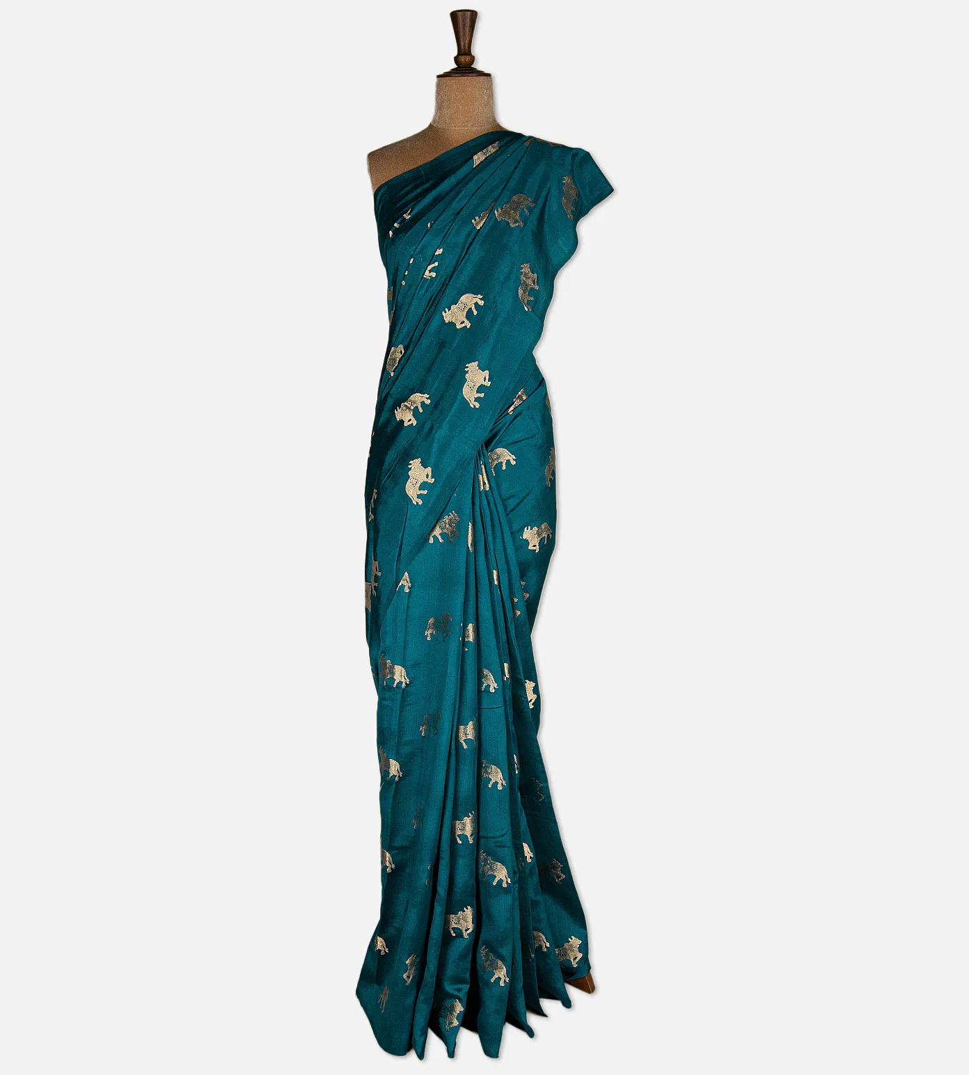 blue-chaniya-silk-saree-d11136481-b