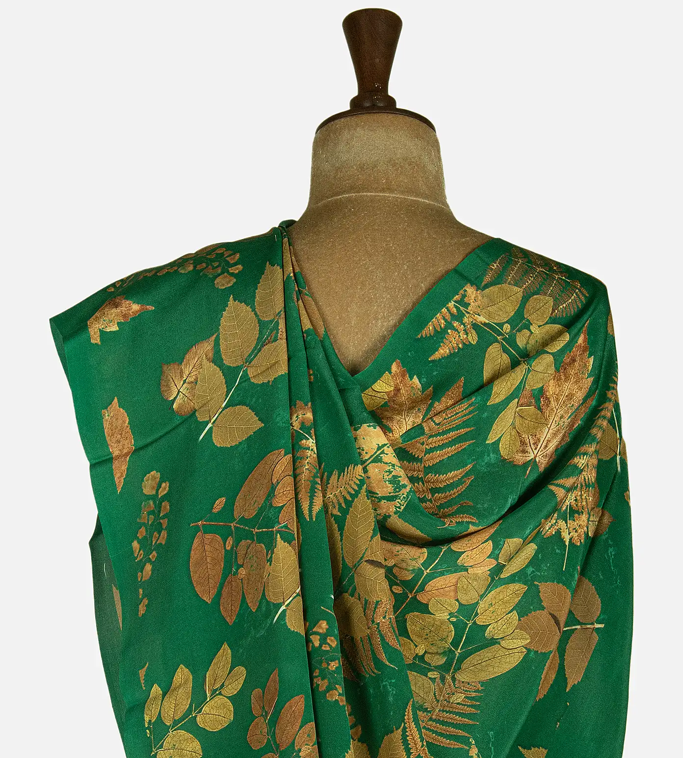green-crepe-saree-d11139537-c