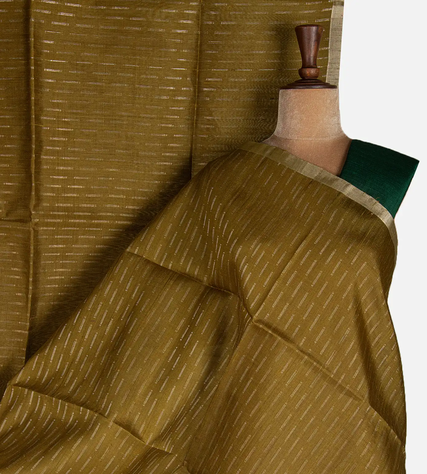 green-raw-silk-sareed-d11138627-a