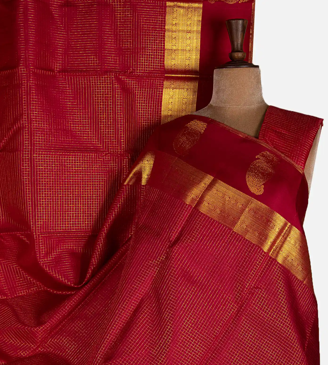 red-kanchipuram-silk-saree-d11138398-a
