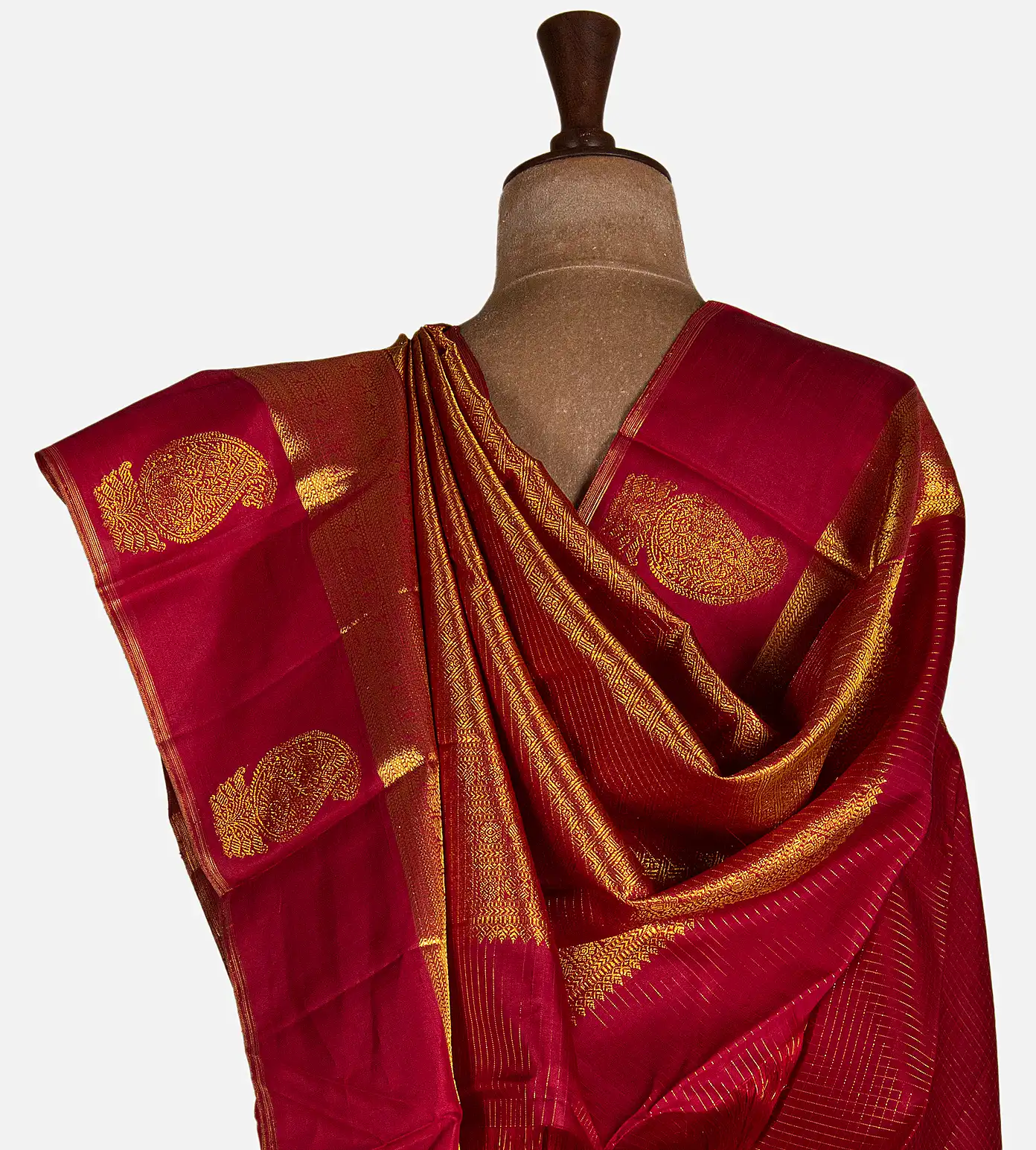 red-kanchipuram-silk-saree-d11138398-c