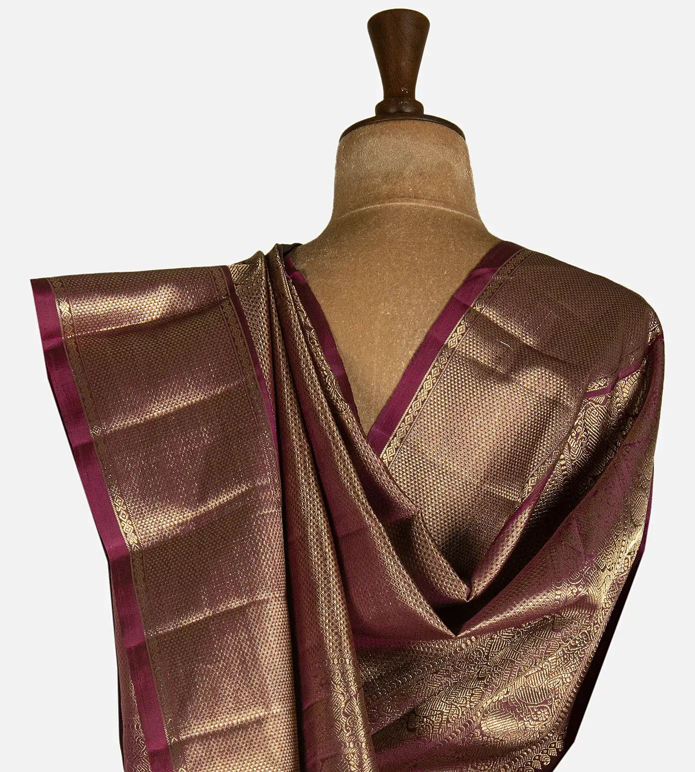 green-kanchipuram-silk-saree-d07114084-c