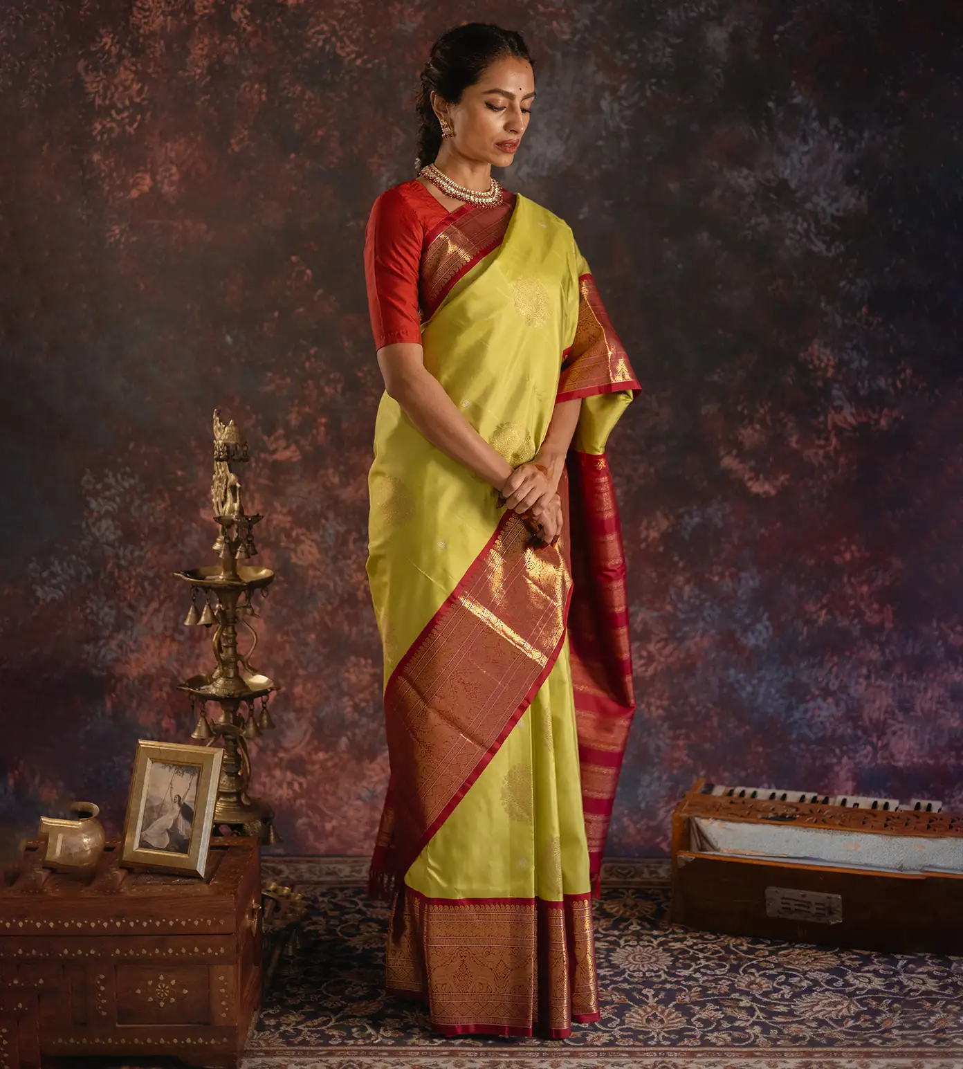 green-kanchipuram-silk-saree-d10134200-b