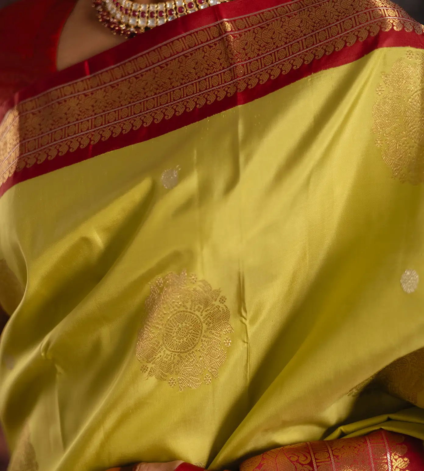 green-kanchipuram-silk-saree-d10134200-c