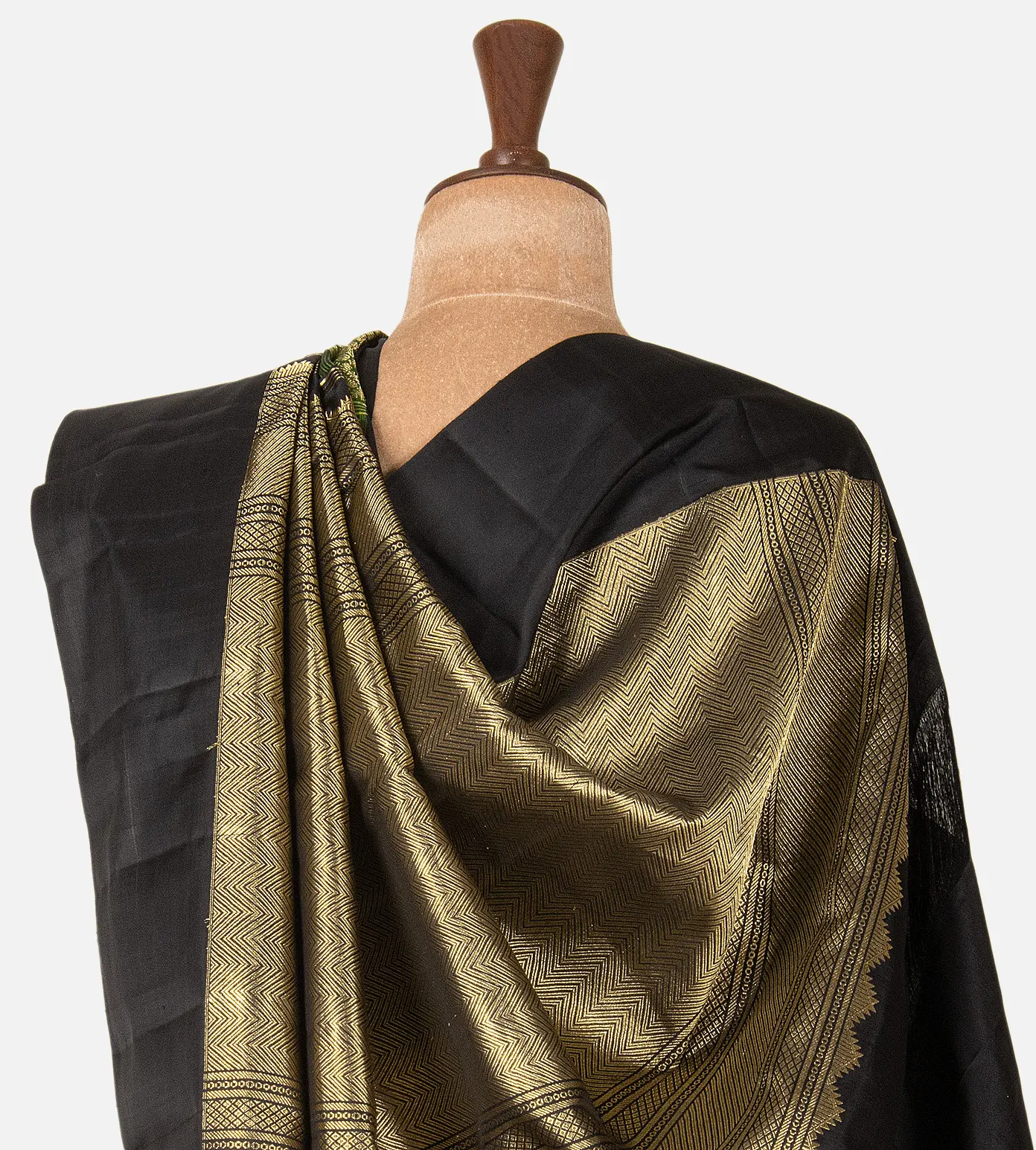 green-kanchipuram-silk-saree-d11135735-c