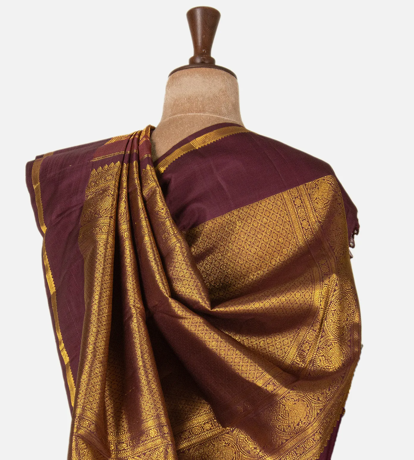 maroon-kanchipuram-silk-saree-d11135748-c