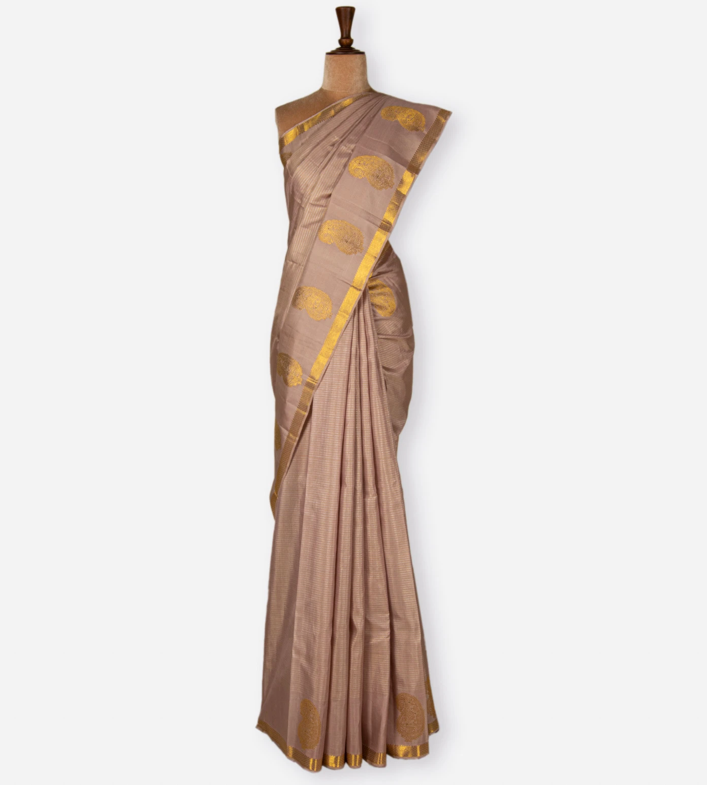 rose-gold-kanchipuram-silk-saree-e01144688-b