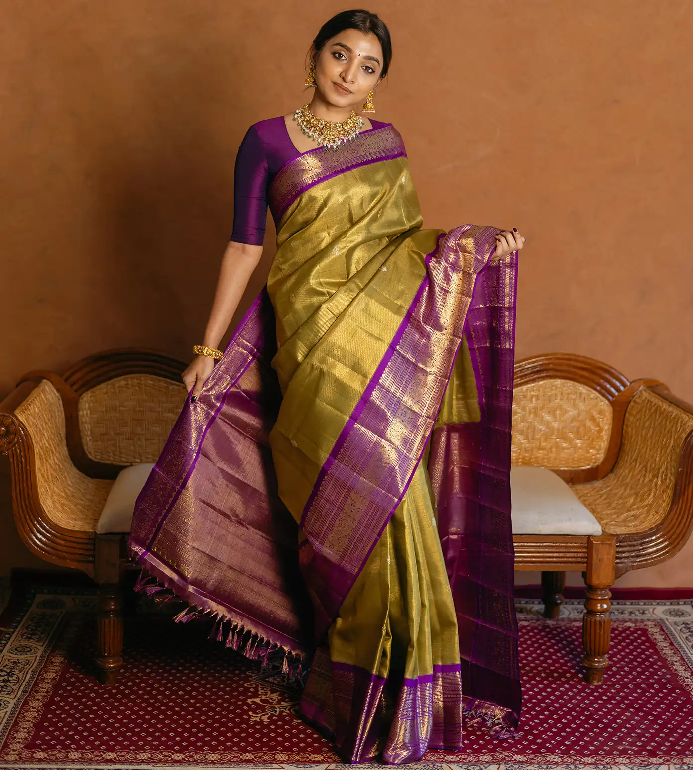 green-kanchipuram-silk-saree-d12143426-b