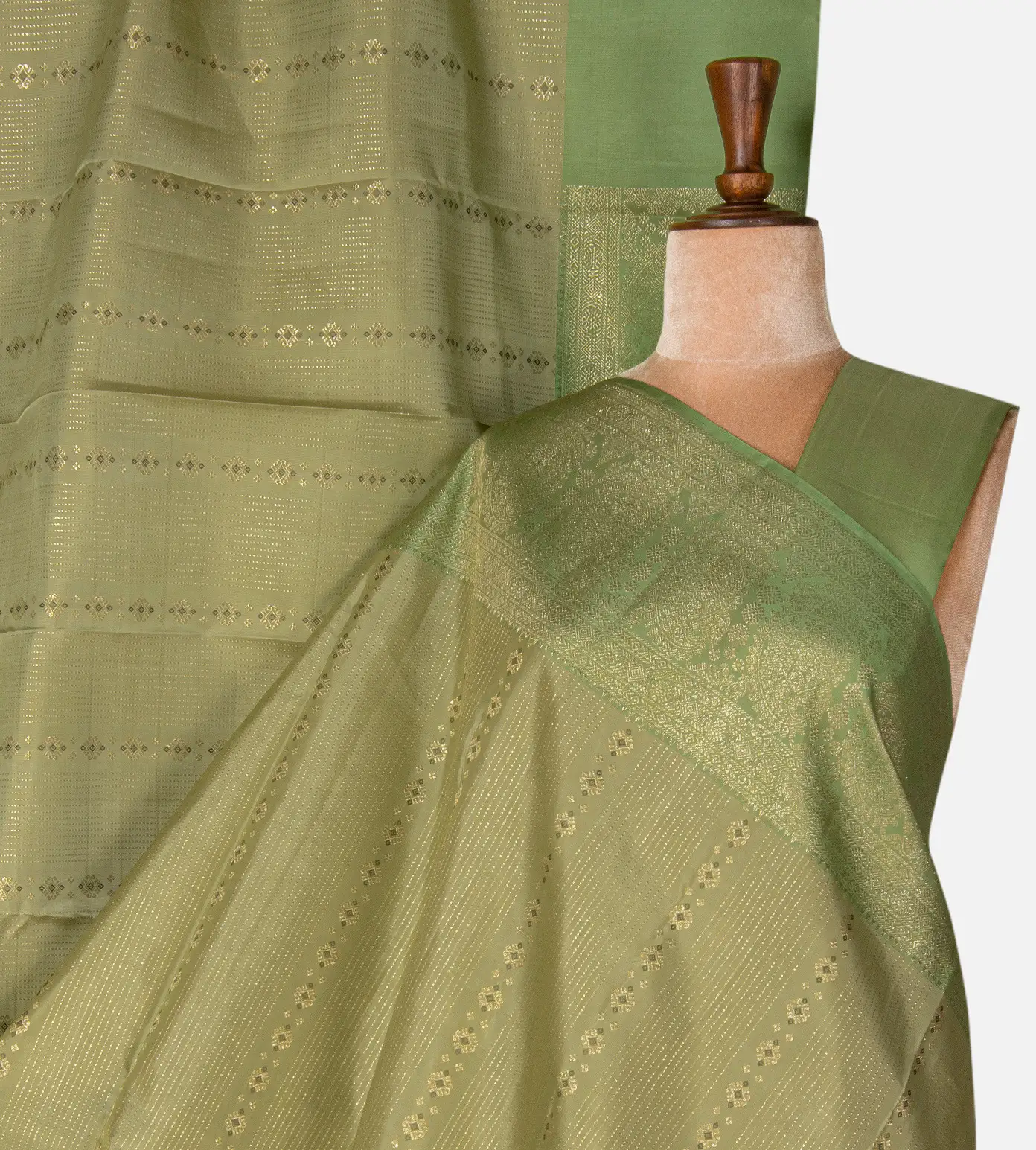 light-green-kanchipuram-silk-saree-d12140934-a