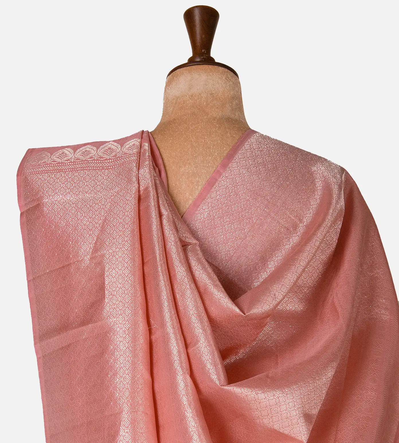 salmon-pink-kanchipuram-silk-saree-e01144412-c