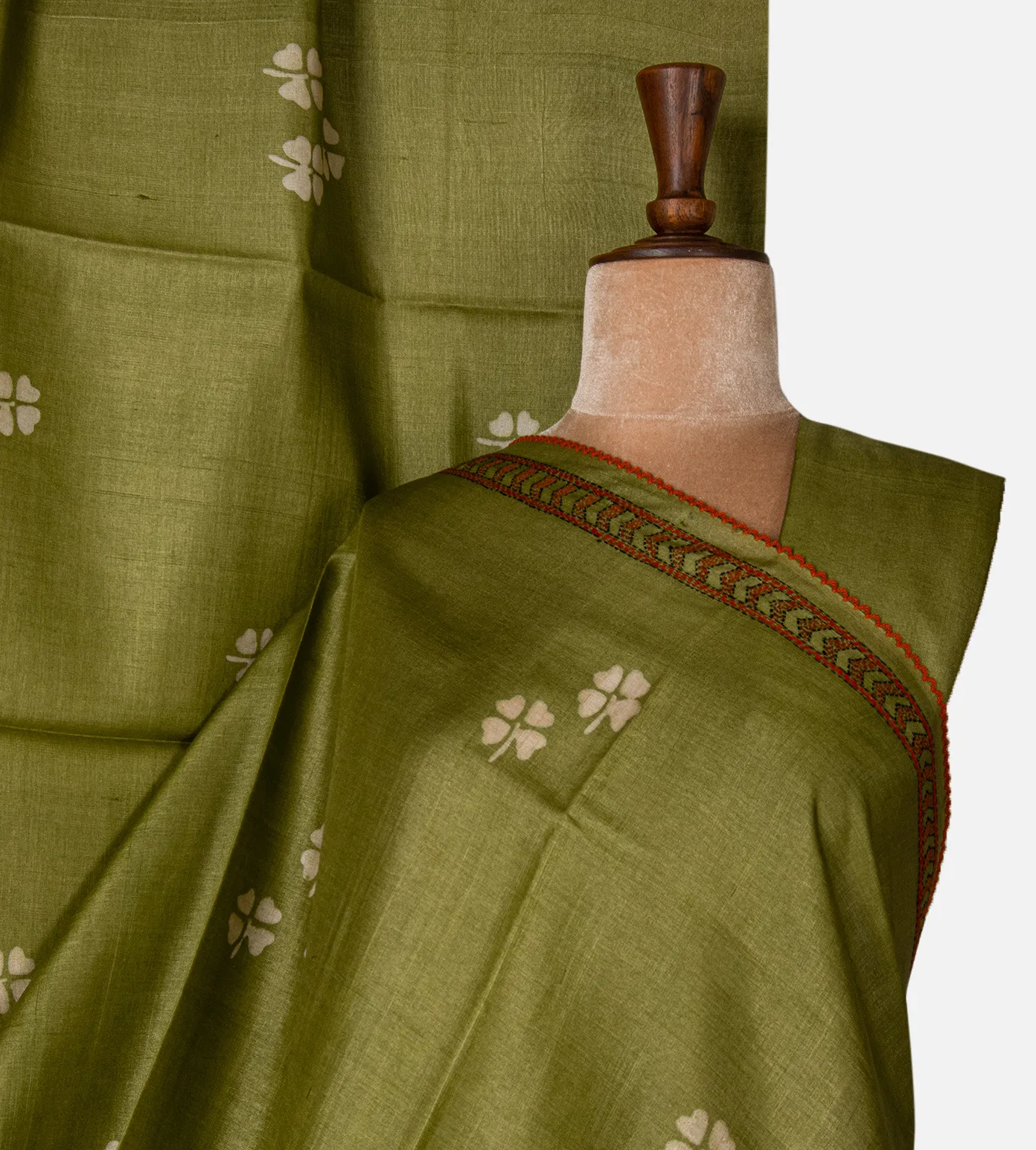 light-green-tussar-saree-d09124285-a