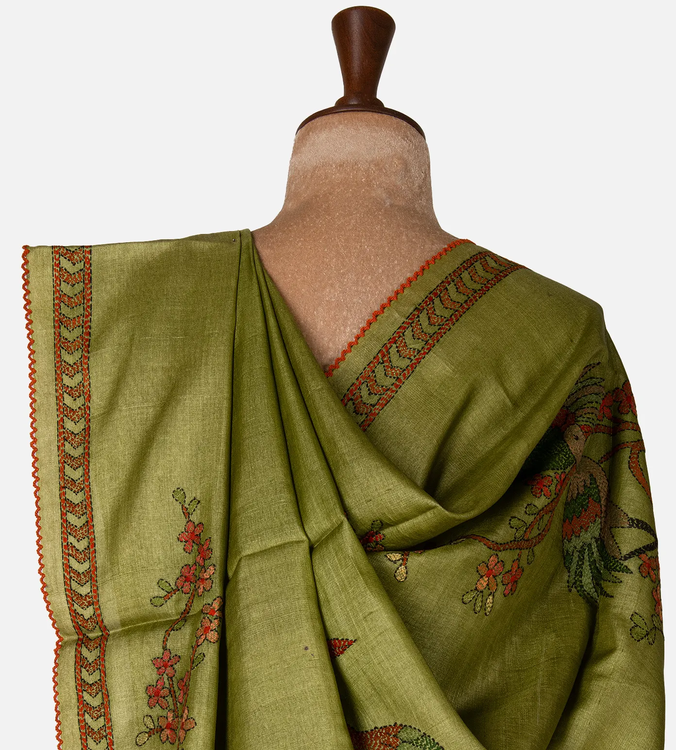 light-green-tussar-saree-d09124285-c