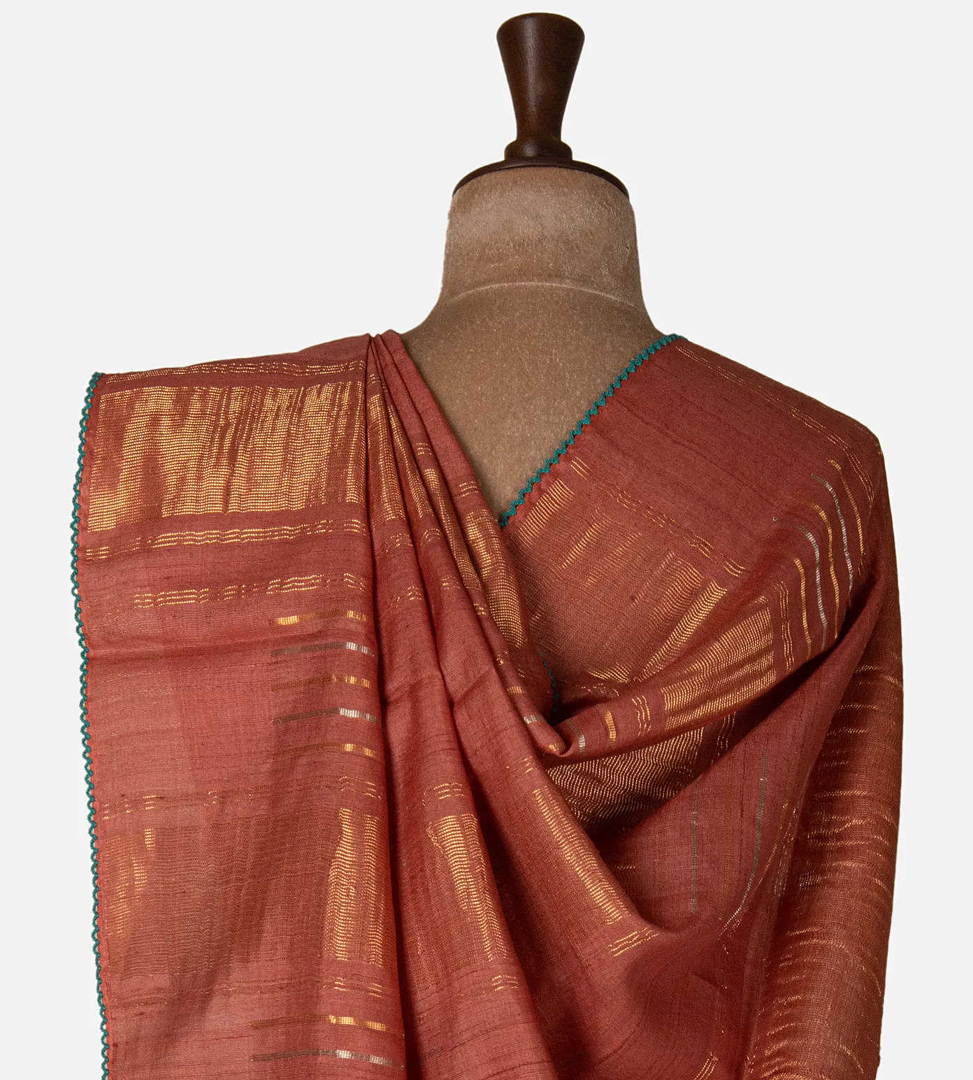 maroon-tussar-saree-d09127584-c