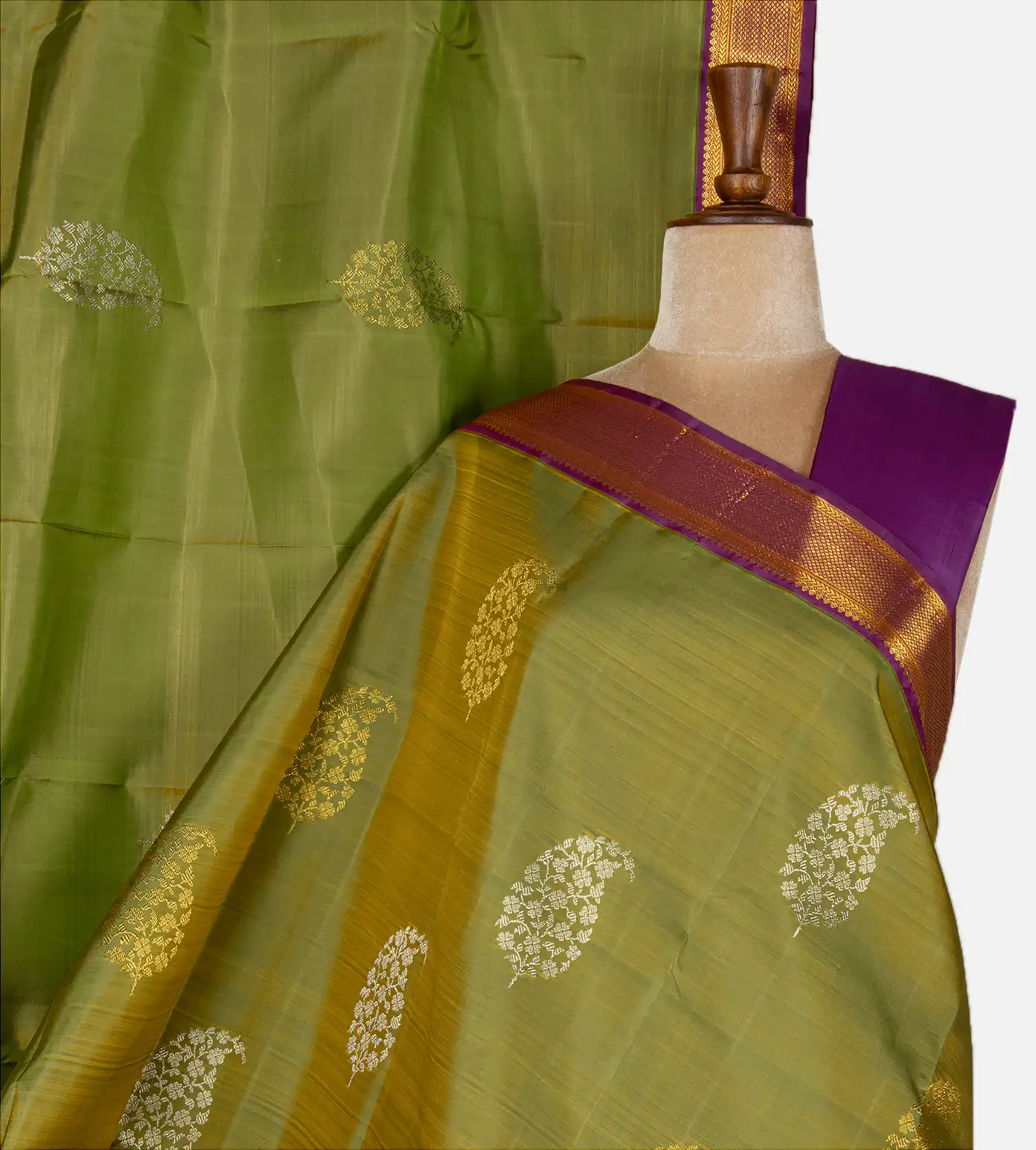 light-green-kanchipuram-silk-saree-d12143454-a