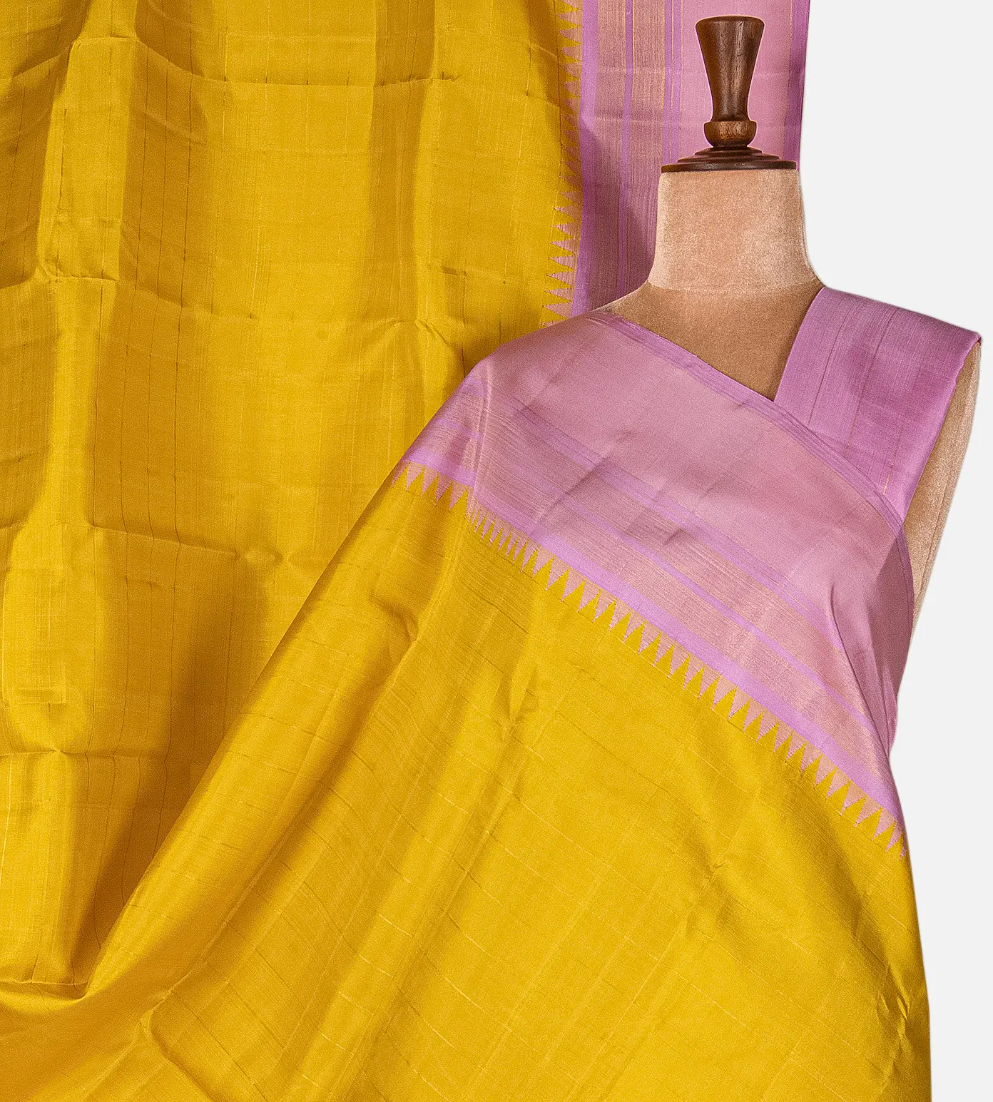 yellow-kanchipuram-silk-saree-e01144788-a