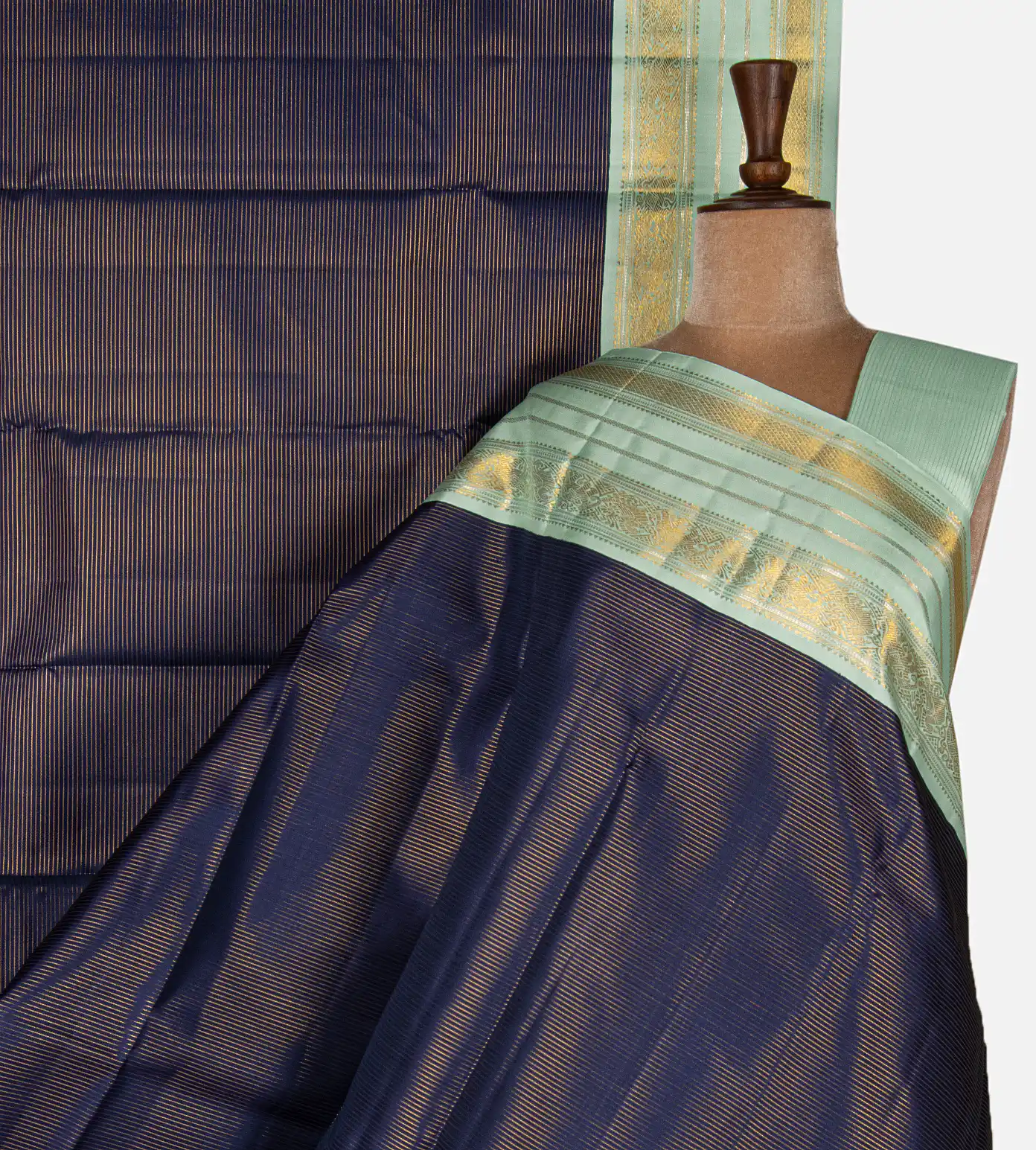 blue-kanchipuram-silk-saree-e01145525-a