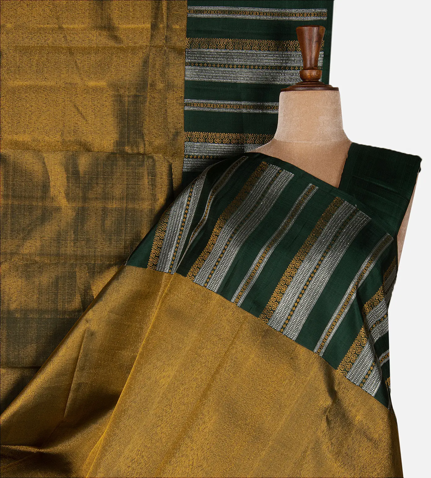 green-and-gold-kanchipuram-silk-saree-e01144415-a