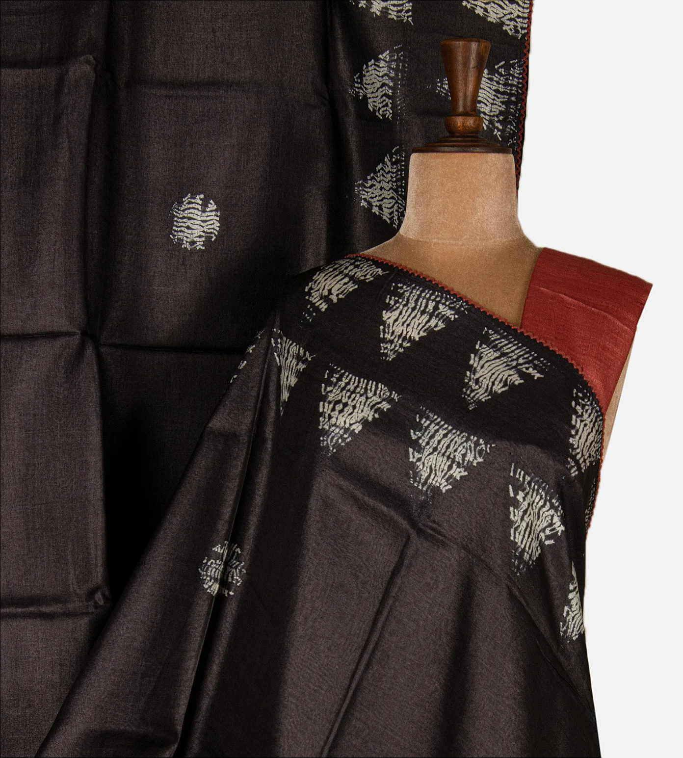 black-shibori-tussar-saree-d07115498-a