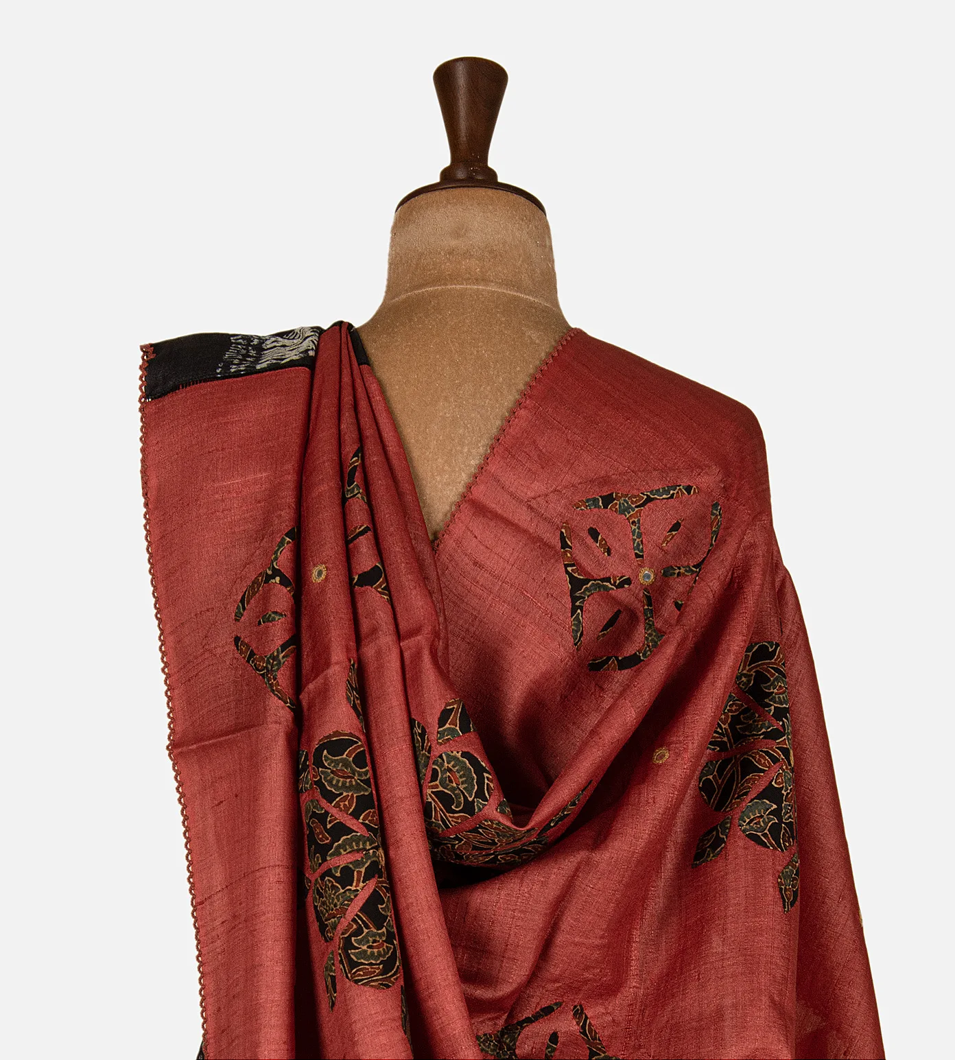 black-shibori-tussar-saree-d07115498-c