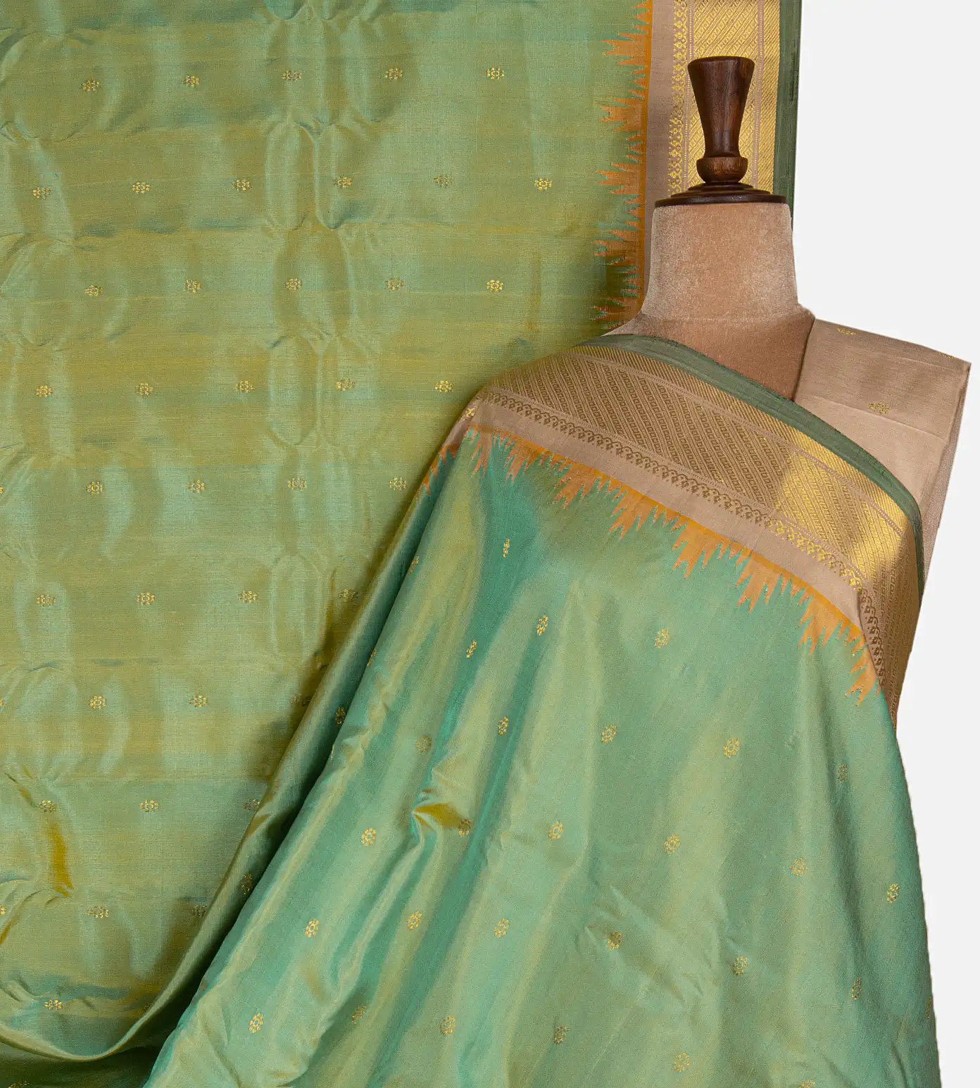 green-gadwal-silk-saree-d11136930-a