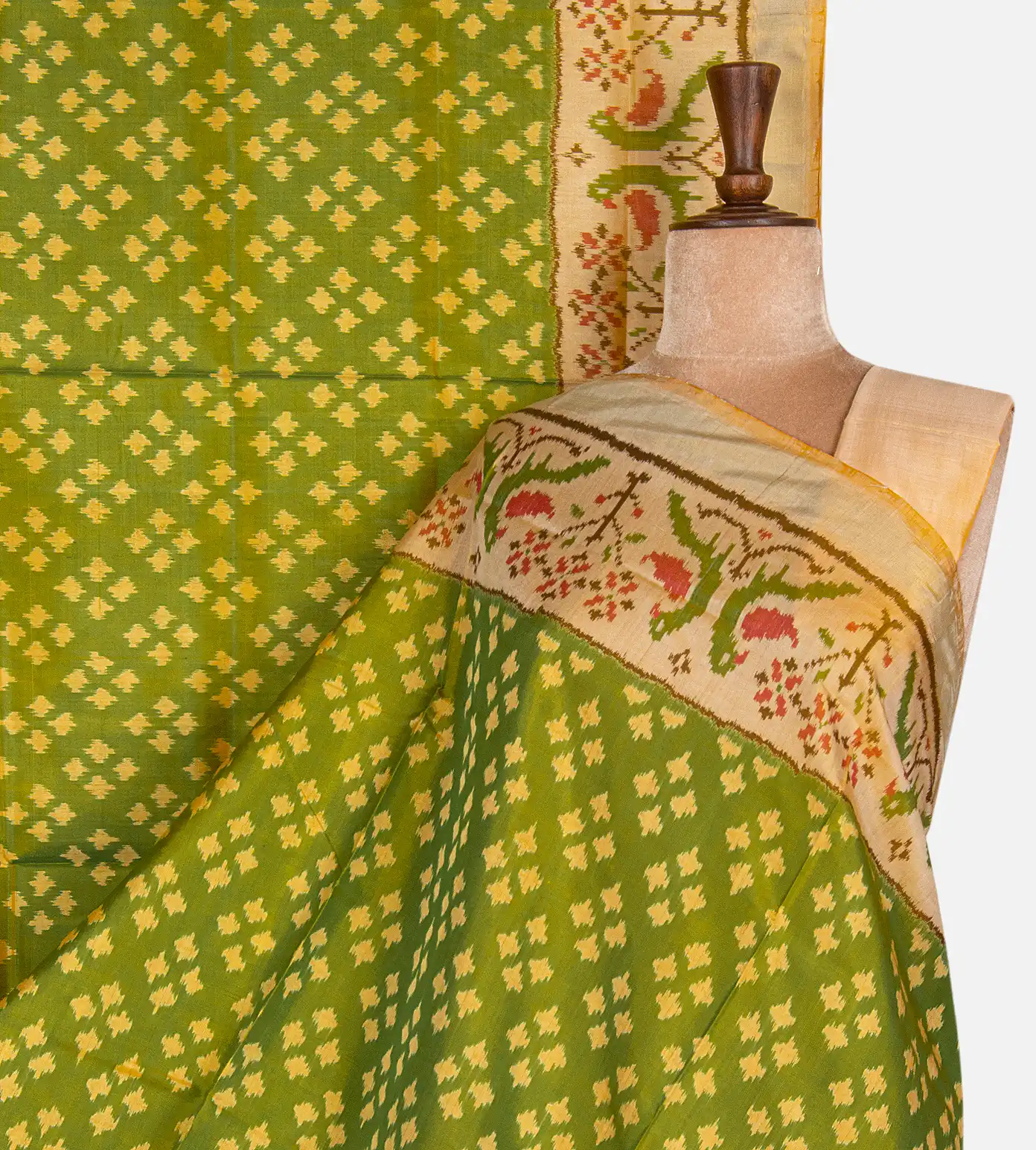 green-patola-silk-saree-d09126380-a
