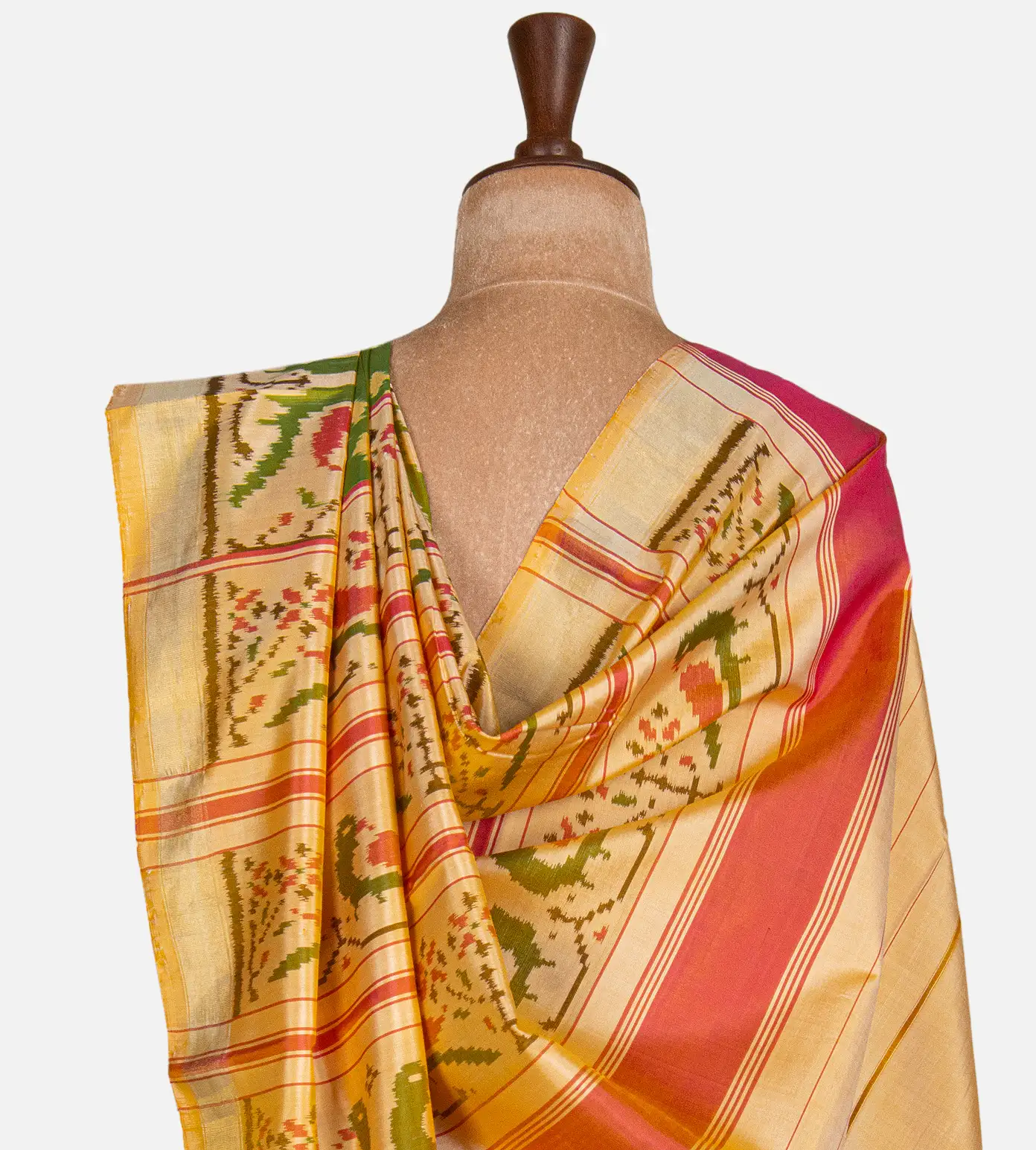 green-patola-silk-saree-d09126380-c