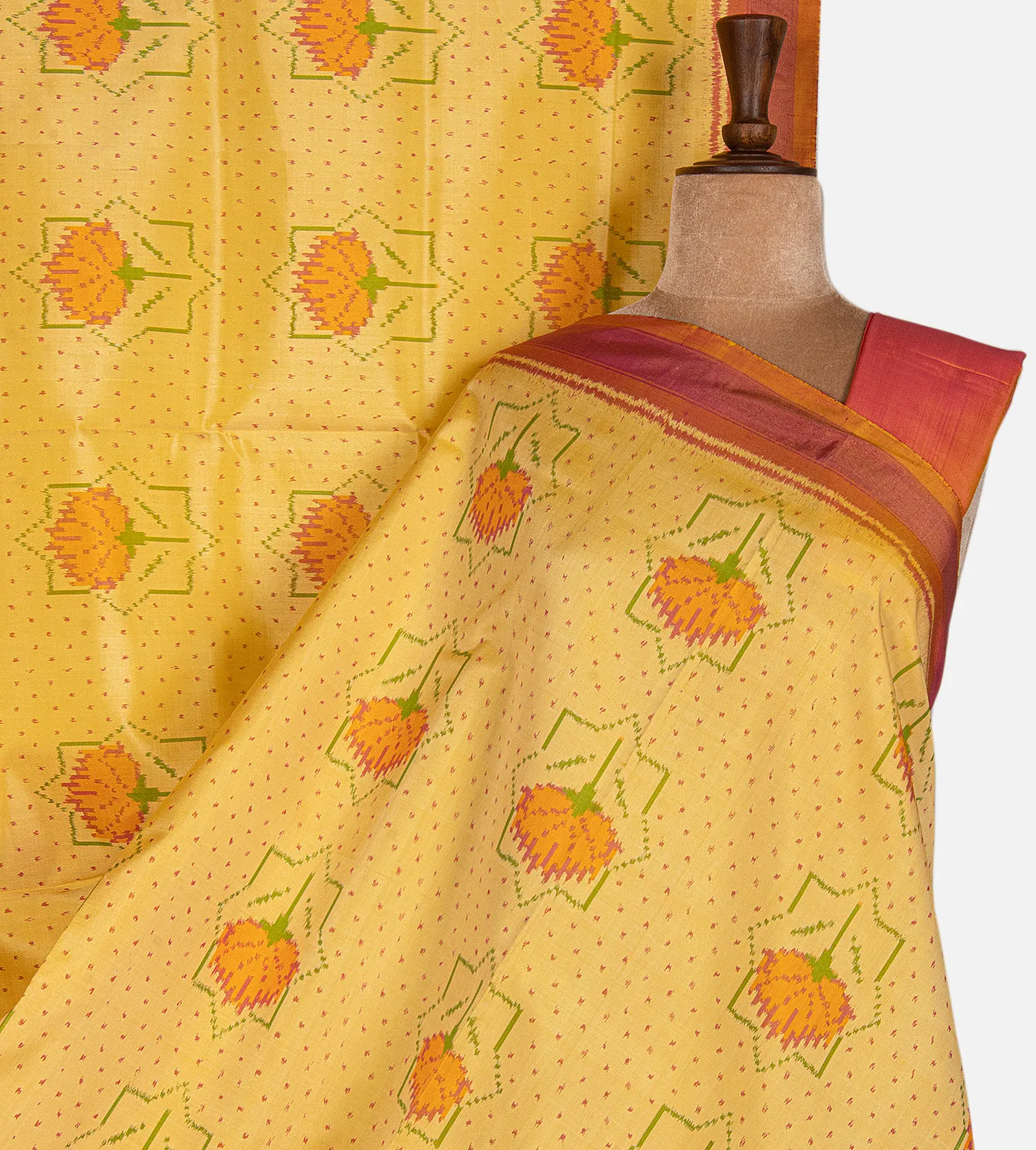 yellow-patola-silk-saree-d09126395-a