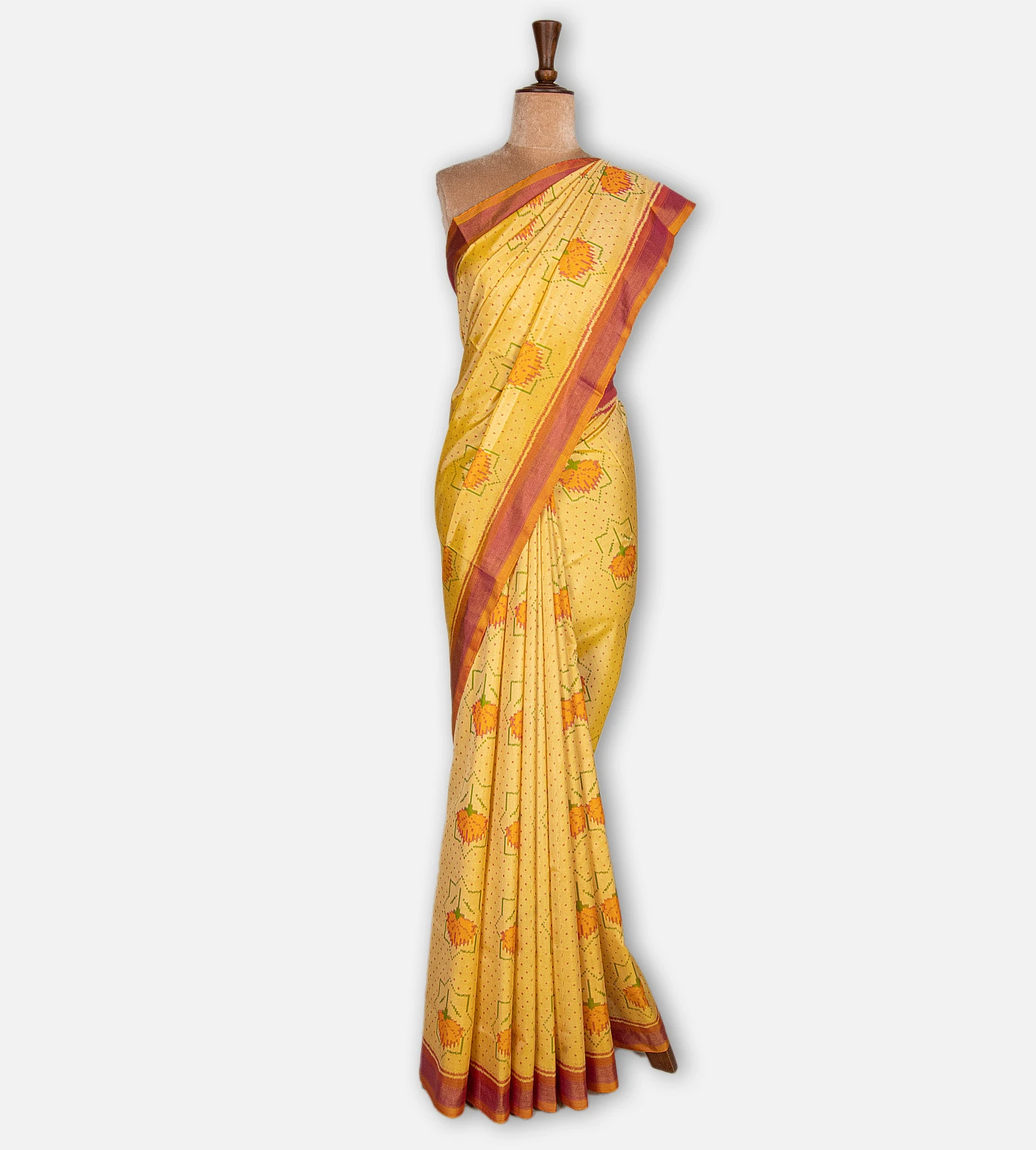 yellow-patola-silk-saree-d09126395-b