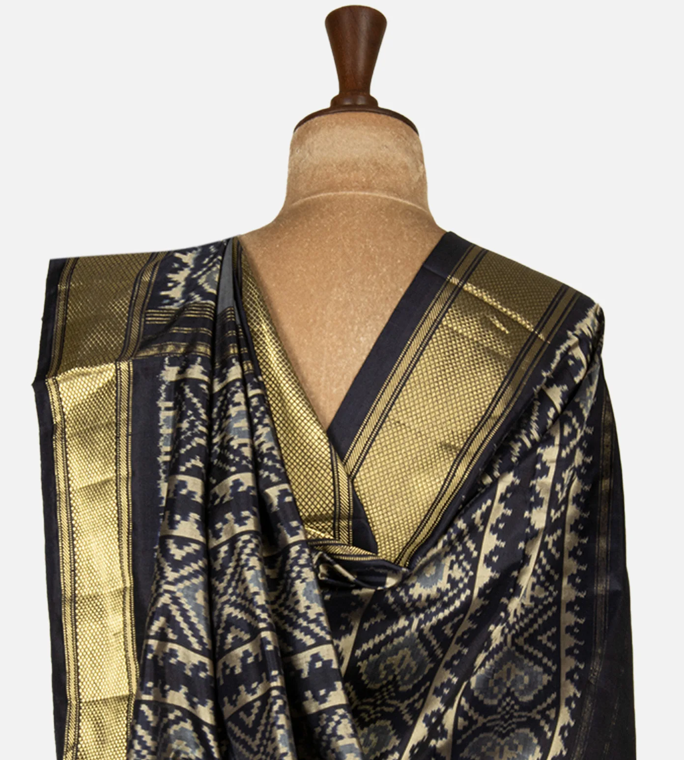 dark-grey-saree-d09120692-c