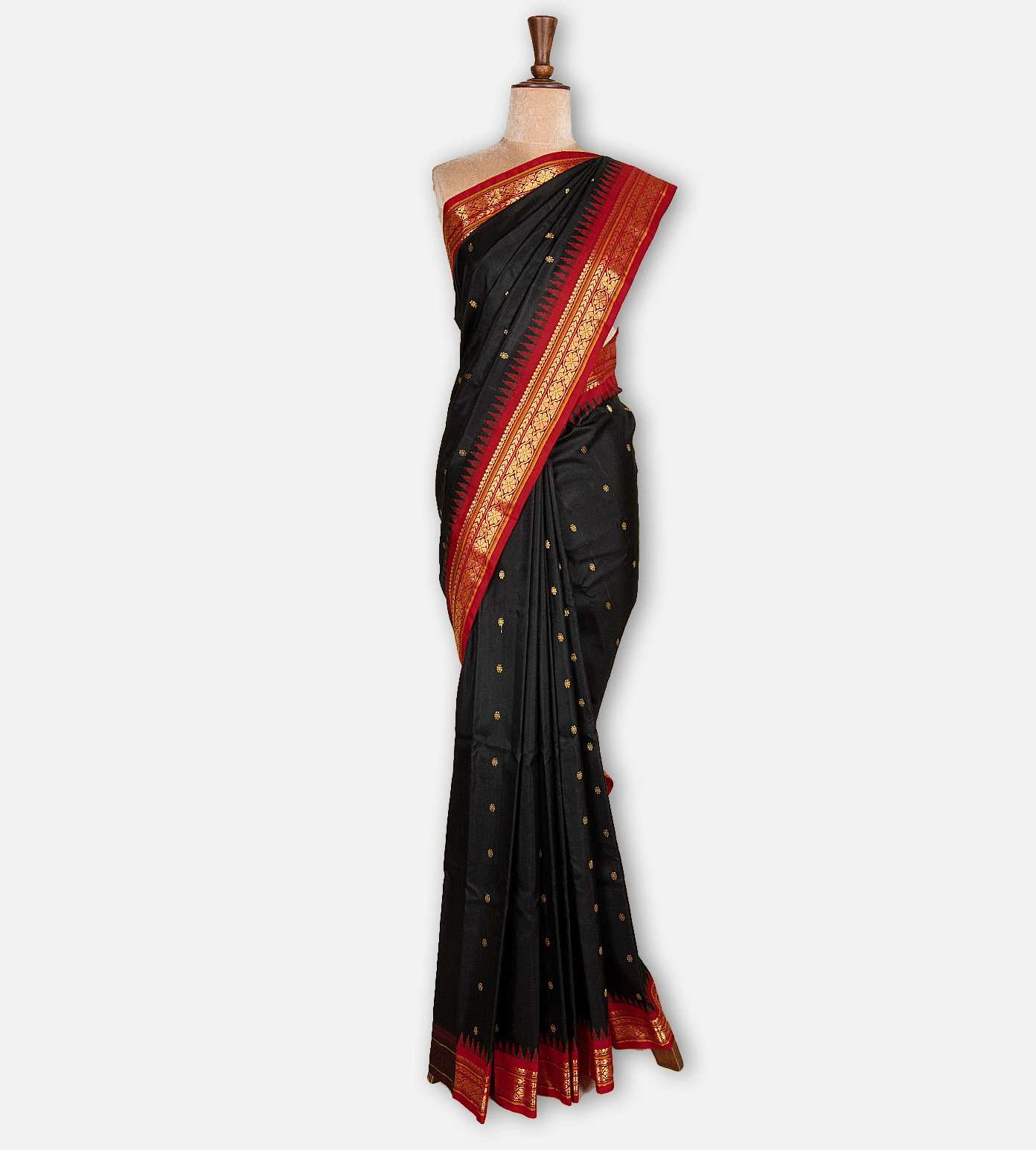 black-gadwal-silk-saree-d11136919-b