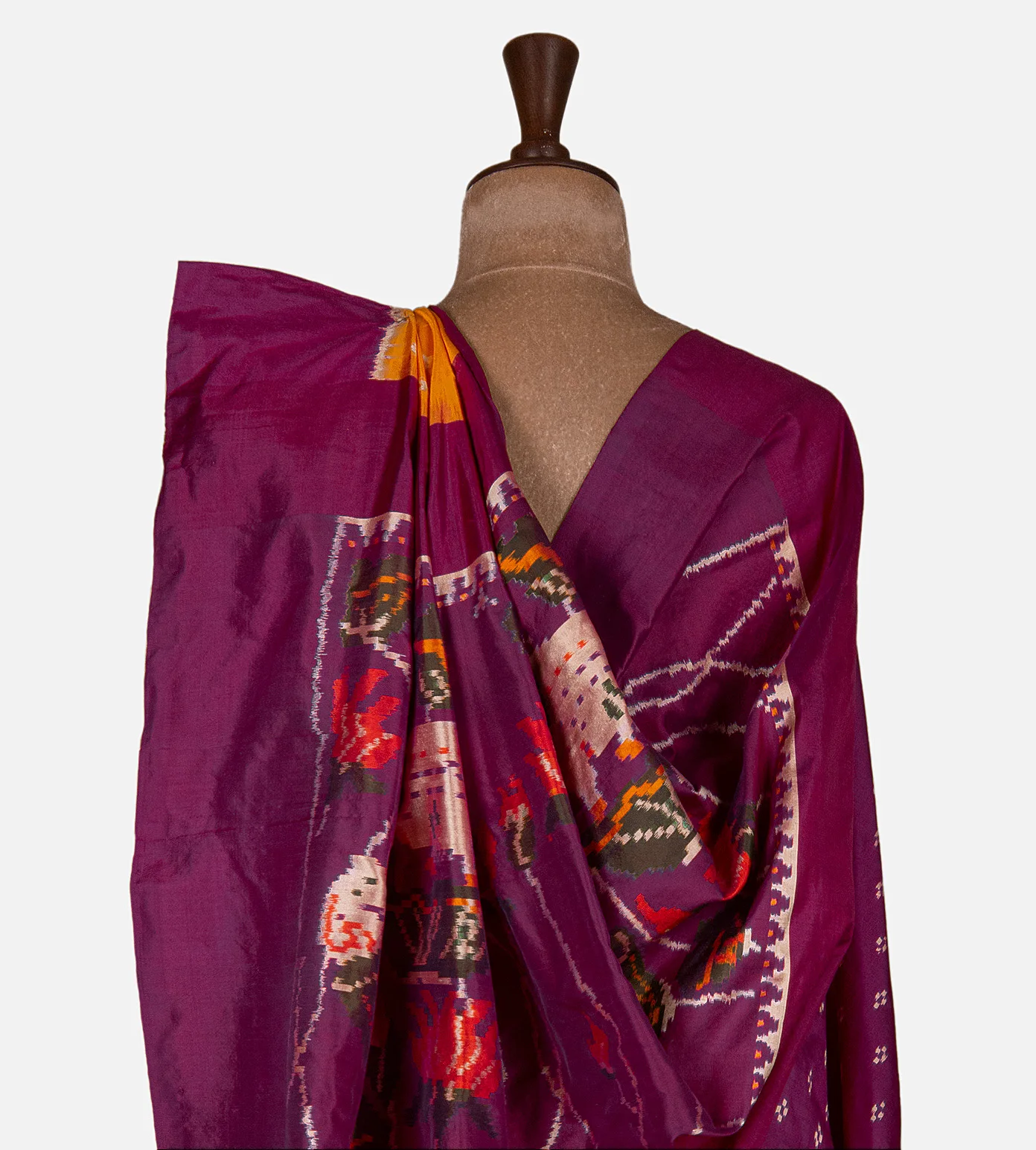 yellow-ikkat-silk-saree-e01144850-c