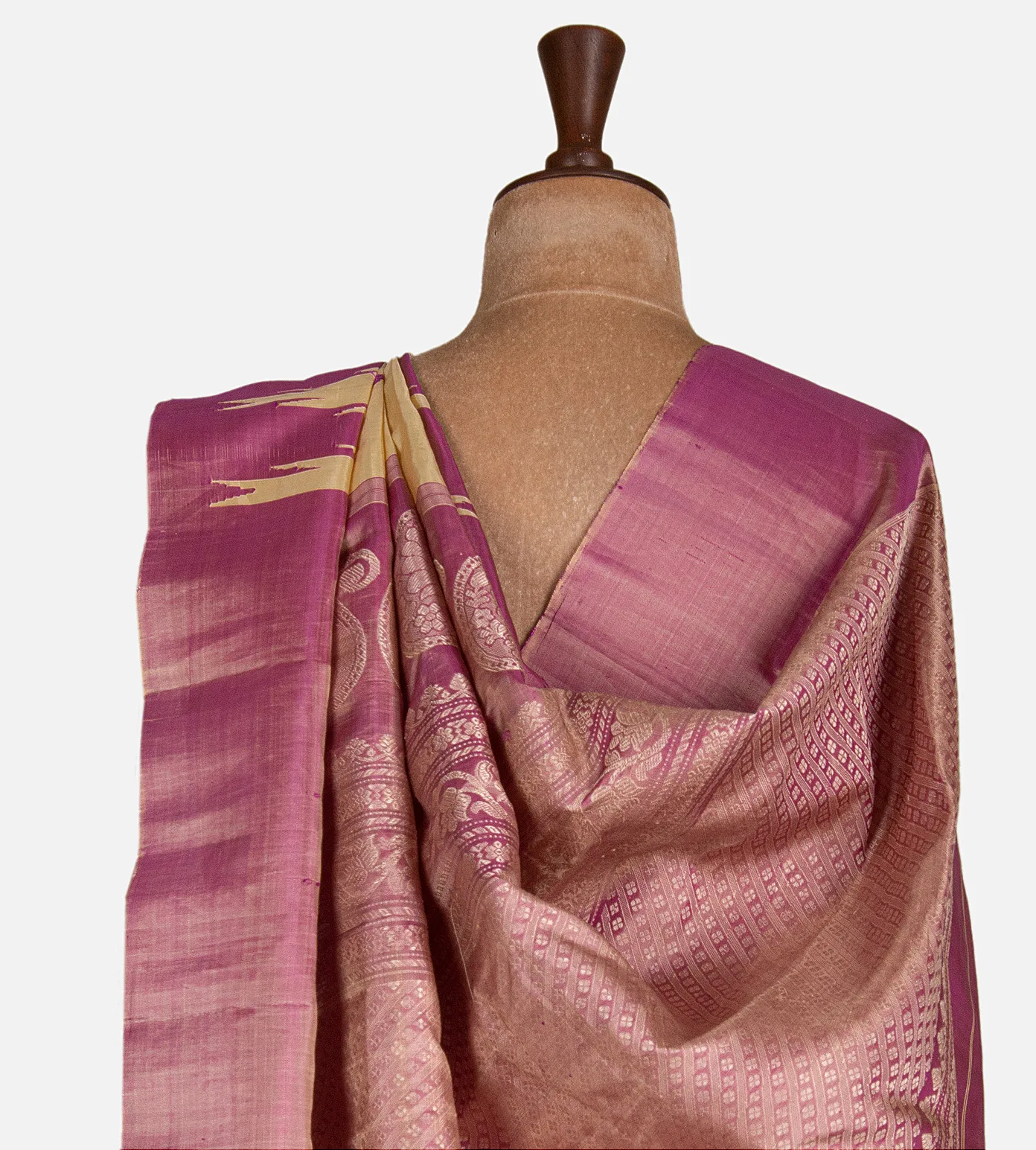beige-gadwal-silk-saree-d11136901-c