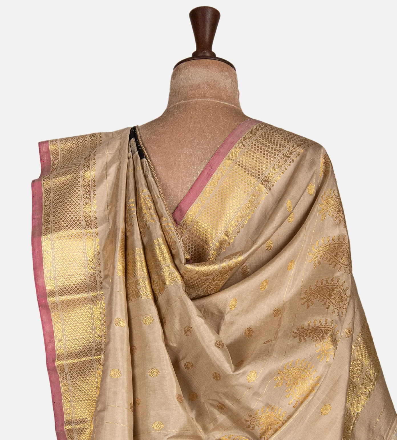 black-gadwal-silk-saree-d09127990-c