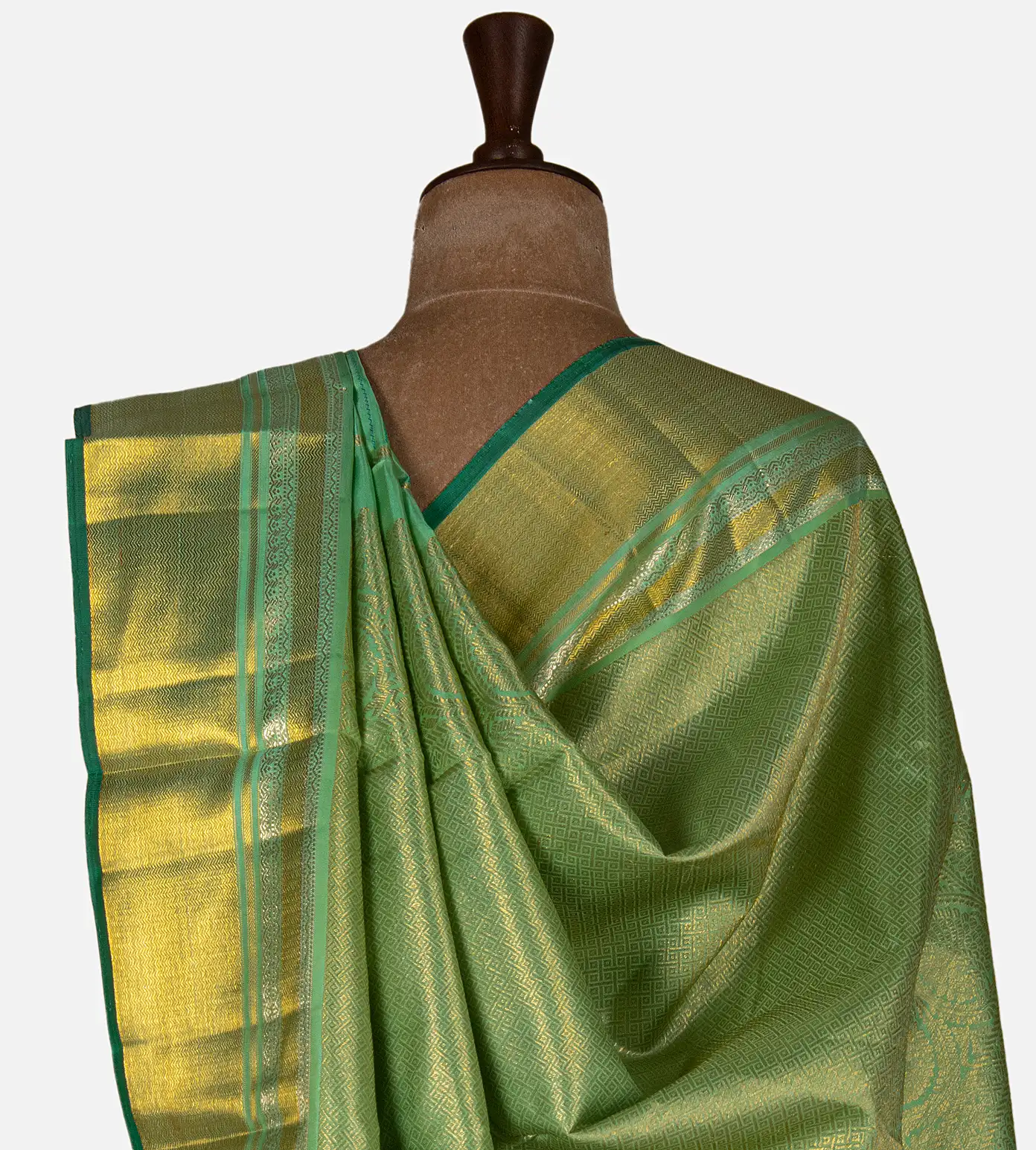 green-kanchipuram-silk-saree-e01146723-c